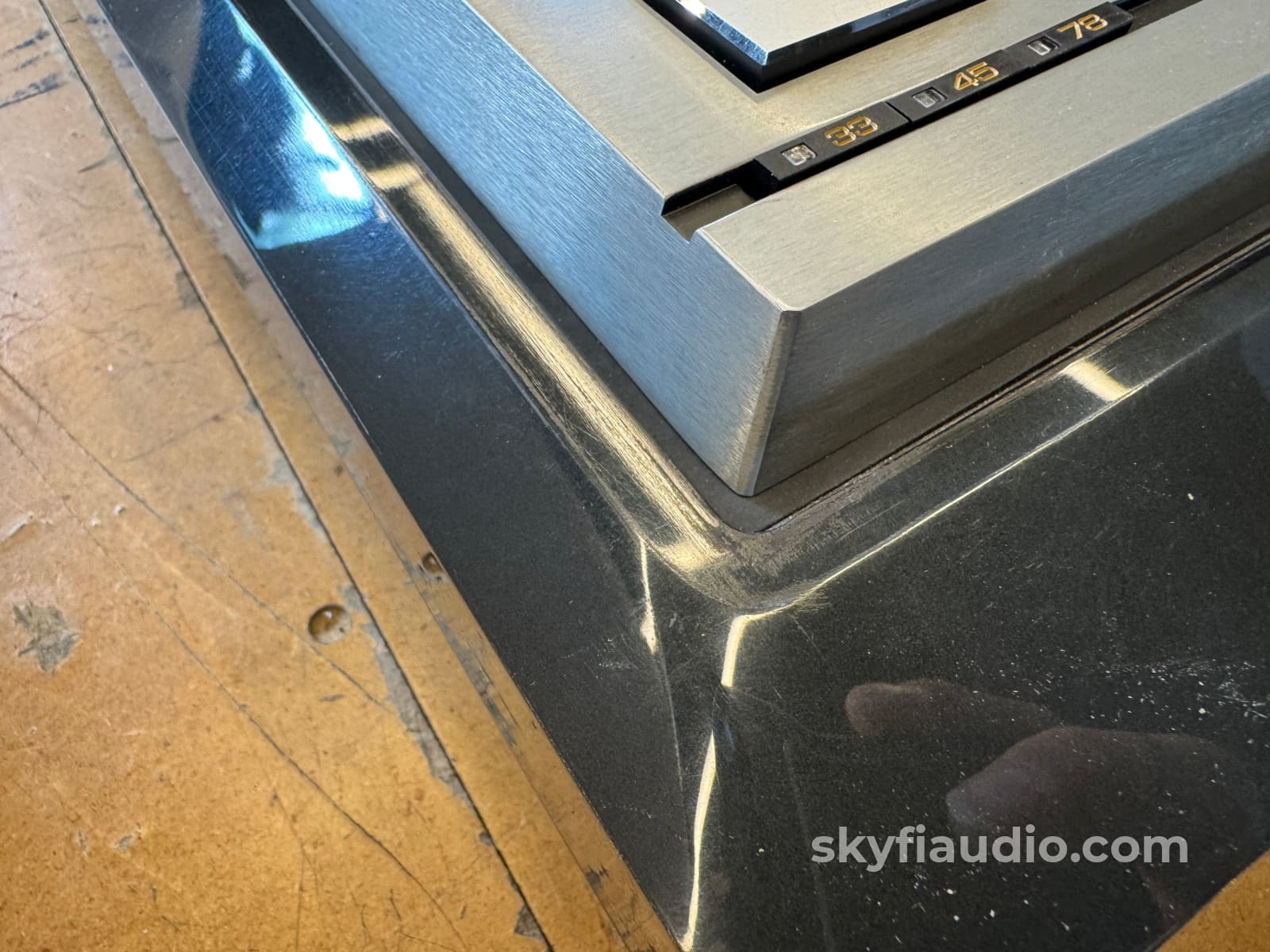 Technics SL-1000 Vintage Turntable - New Old Stock Turntable