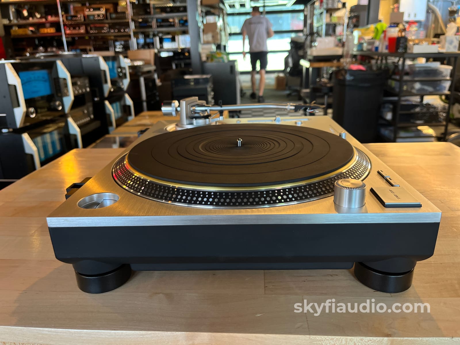 Technics Sl-1200G Turntable W/ Lyra Delos - Pre-Loved - Turntable