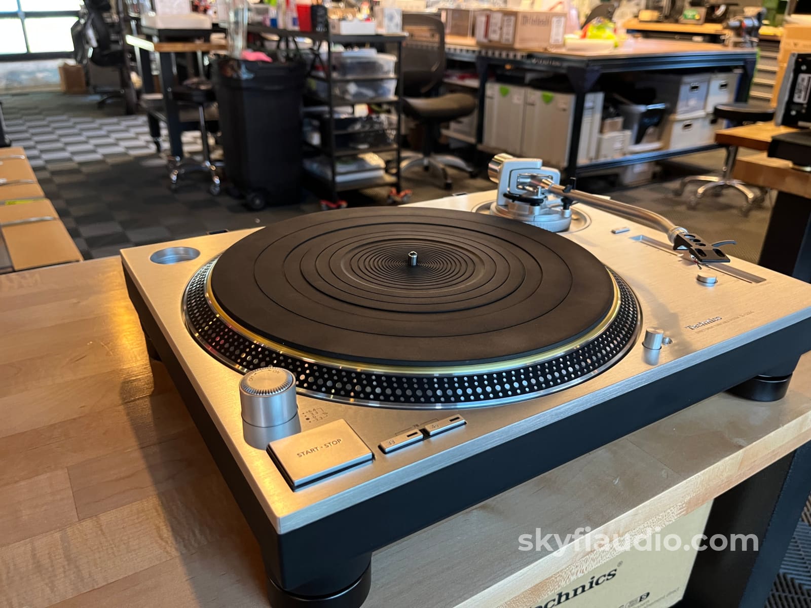 Technics Sl-1200G Turntable W/ Lyra Delos - Pre-Loved - Turntable