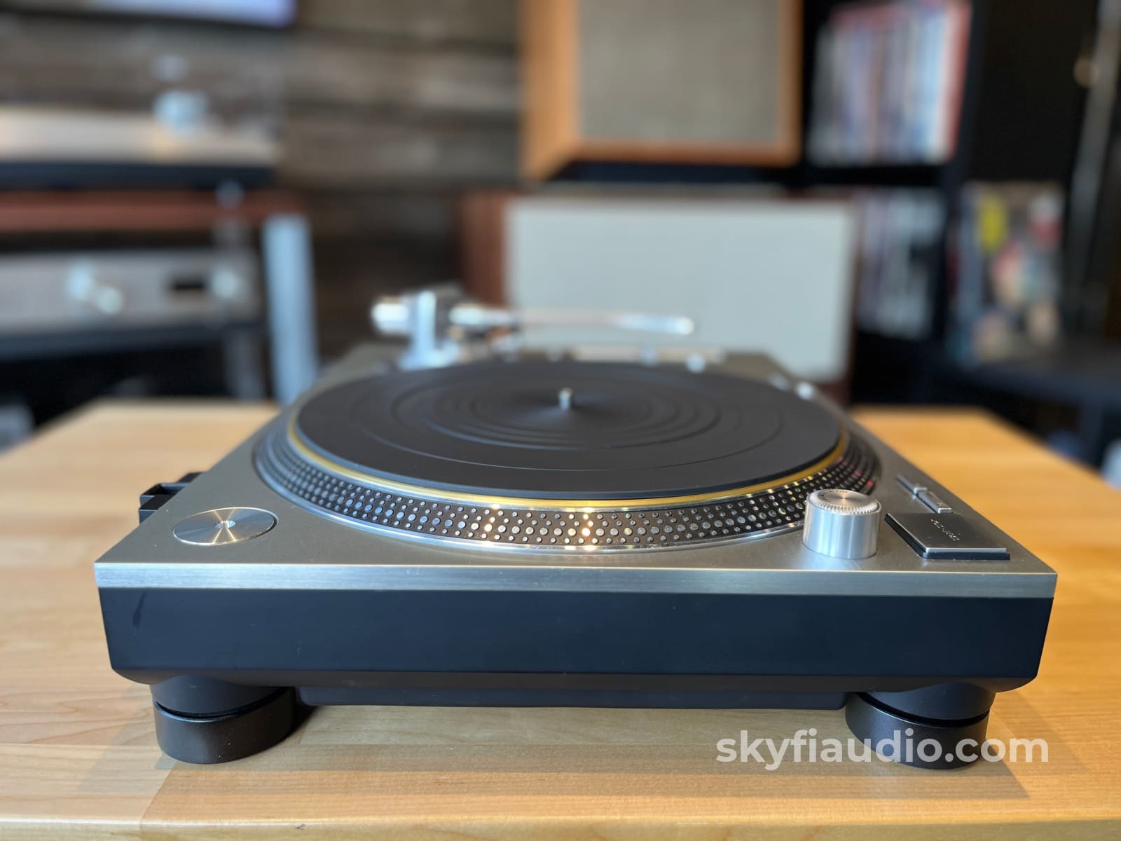 Technics SL-1200G Turntable with New Lyra Delos Cartridge + Kimber TAK-CU - Pre-Loved - Turntable