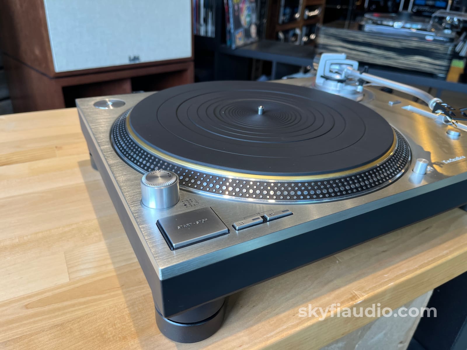 Technics SL-1200G Turntable with New Lyra Delos Cartridge + Kimber TAK-CU - Pre-Loved - Turntable