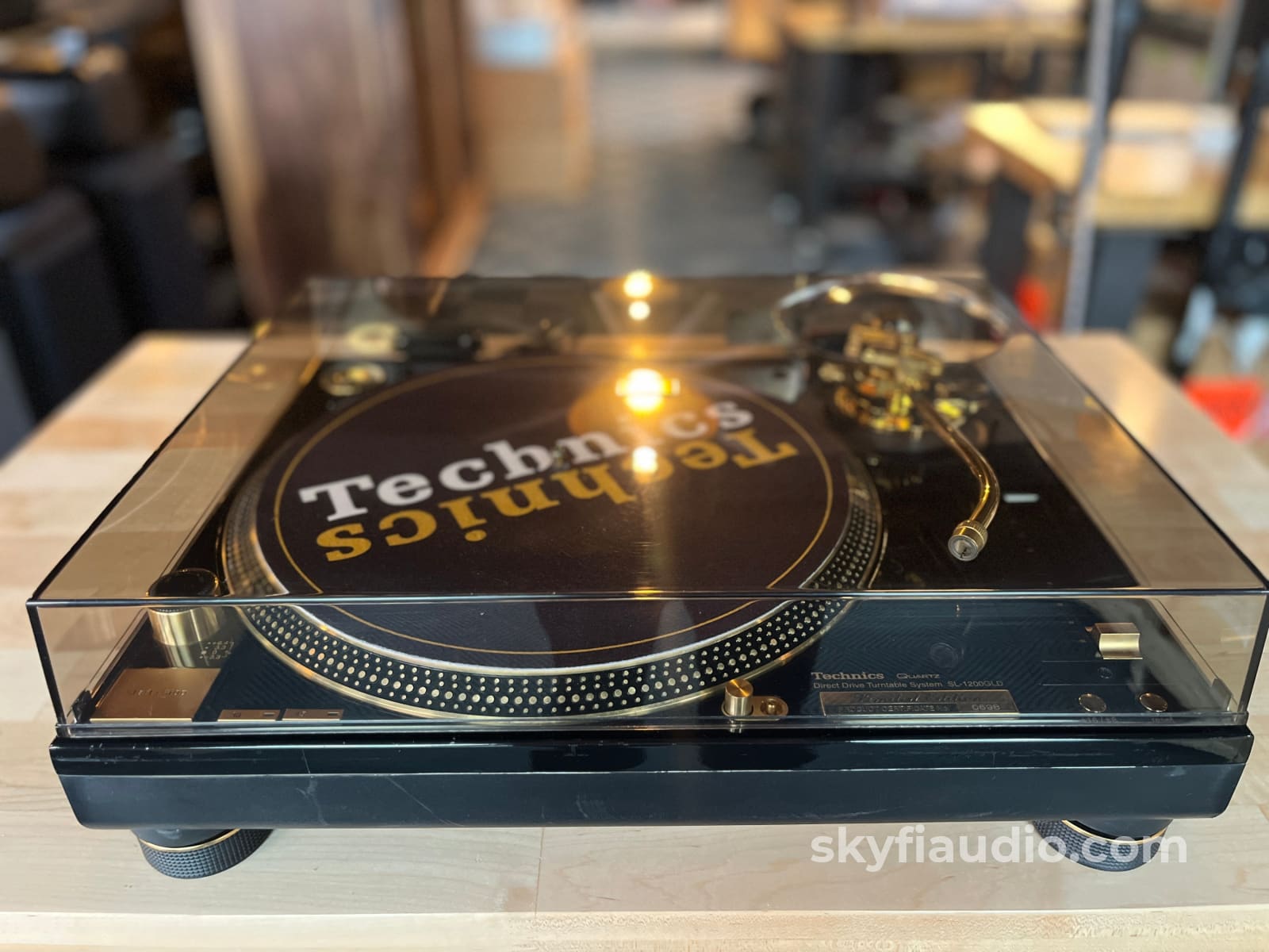 Technics SL-1200GLD Limited Edition Turntable w/ New Lyra Delos MC Phono Cartridge Turntable
