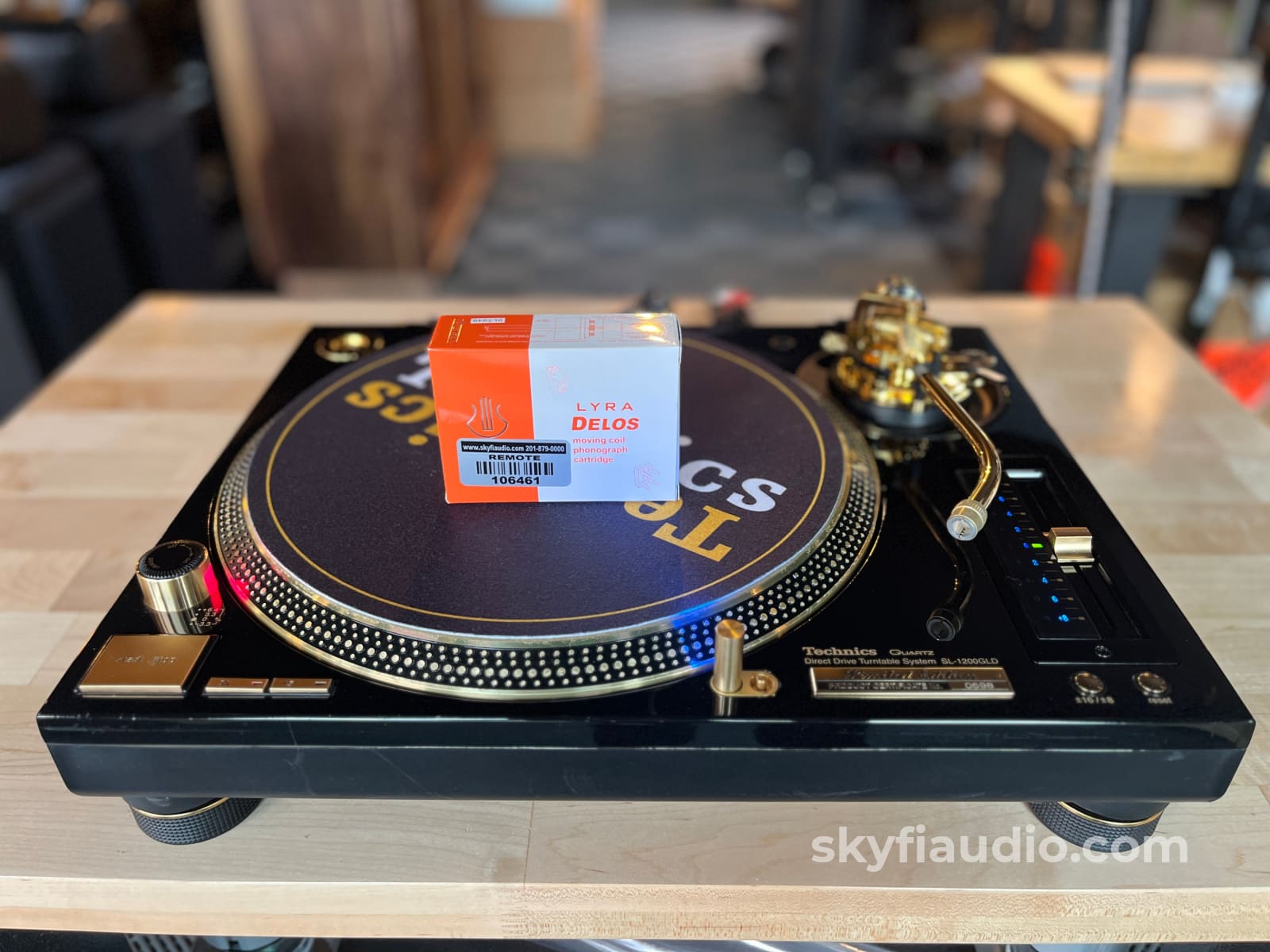 Technics SL-1200GLD Limited Edition Turntable w/ New Lyra Delos MC Phono Cartridge Turntable