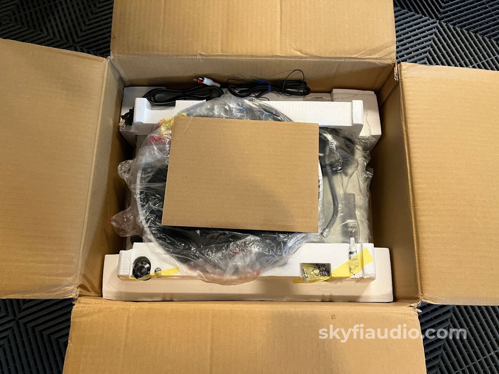 Technics SL 1200MK2 Turntable New Old Stock Turntable