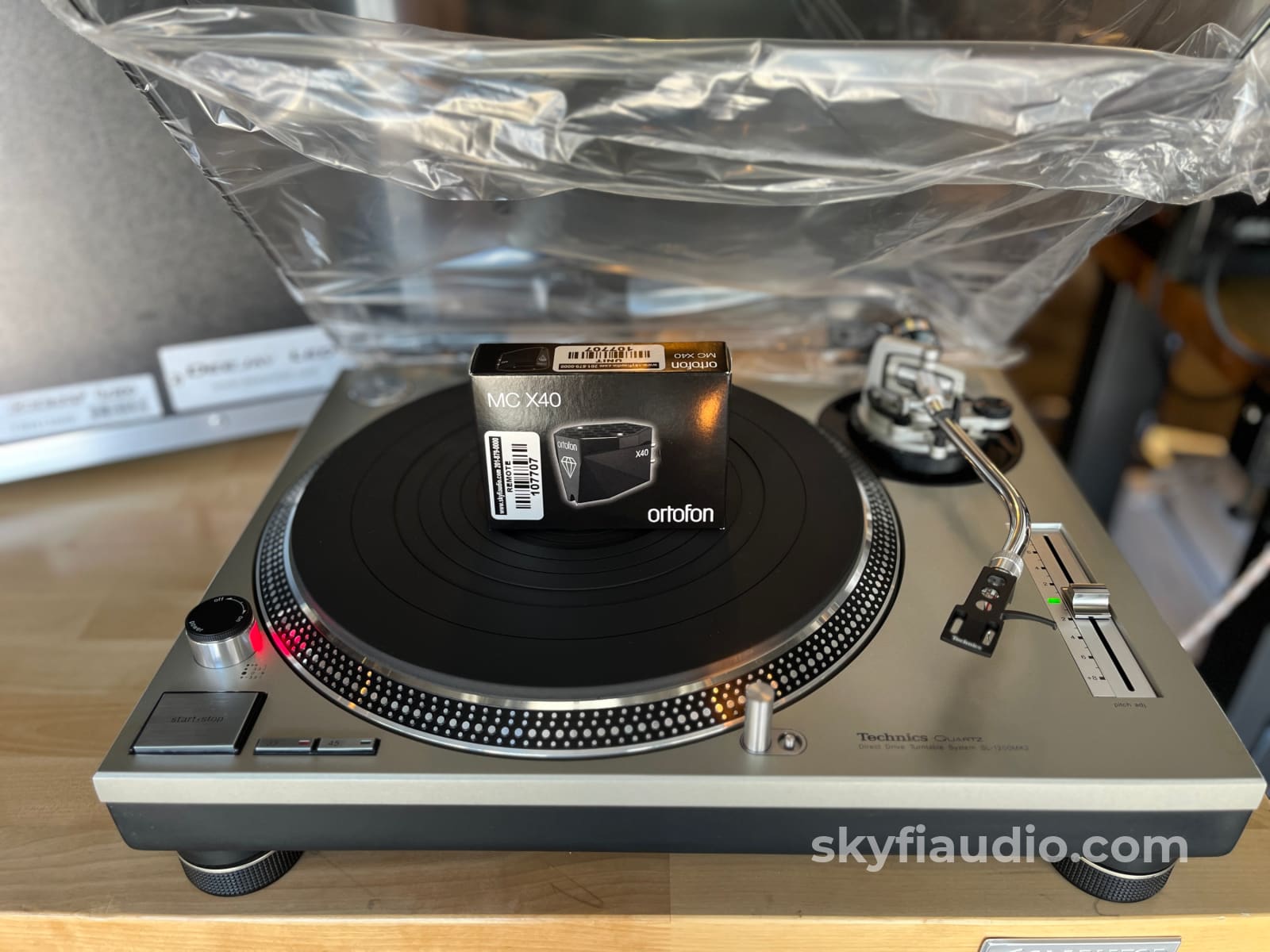 Technics SL-1200MK2 Turntable W/ Flight Case + Ortofon X40 Cartridge - Open Box - Turntable
