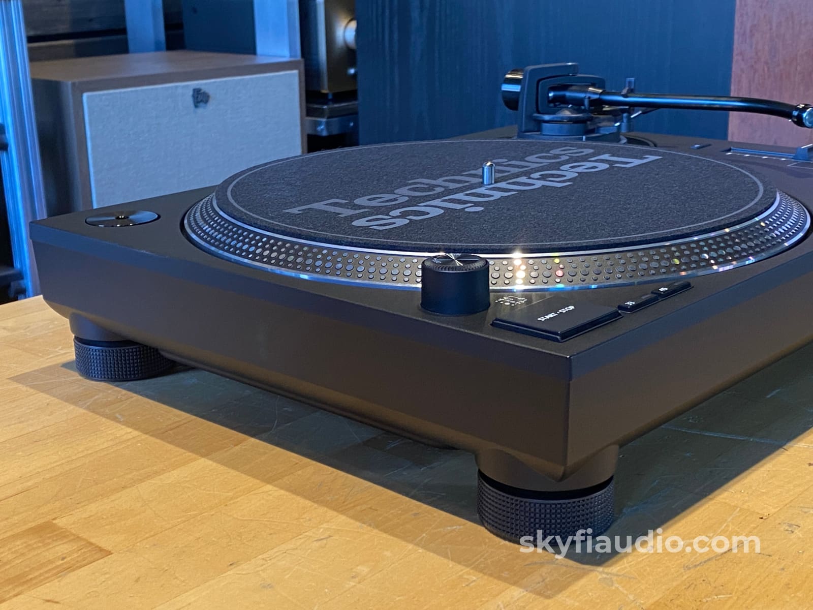 Technics Sl-1200Mk7 - Like New With New Sumiko Cartridge Turntable