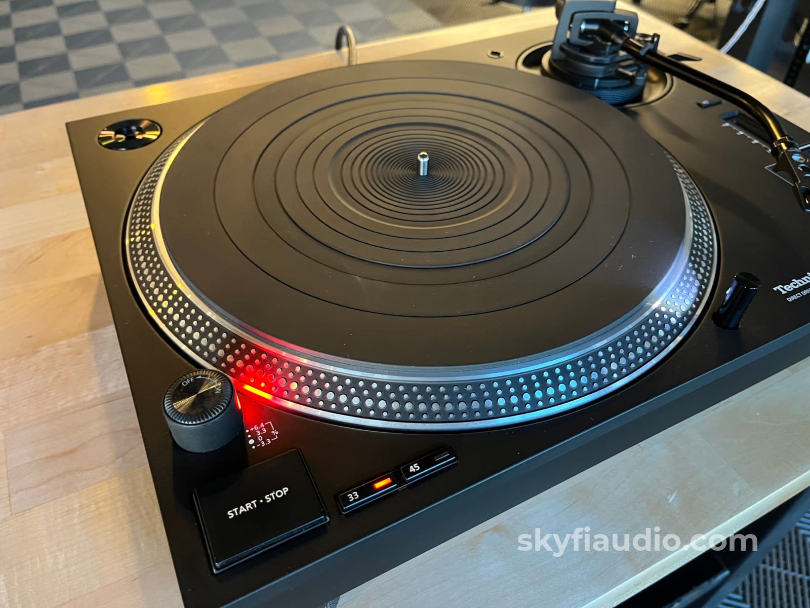 Technics SL 1200MK7 turntable W/ New Ortofon 2M Black LVB MM Phono Cartridge Turntable