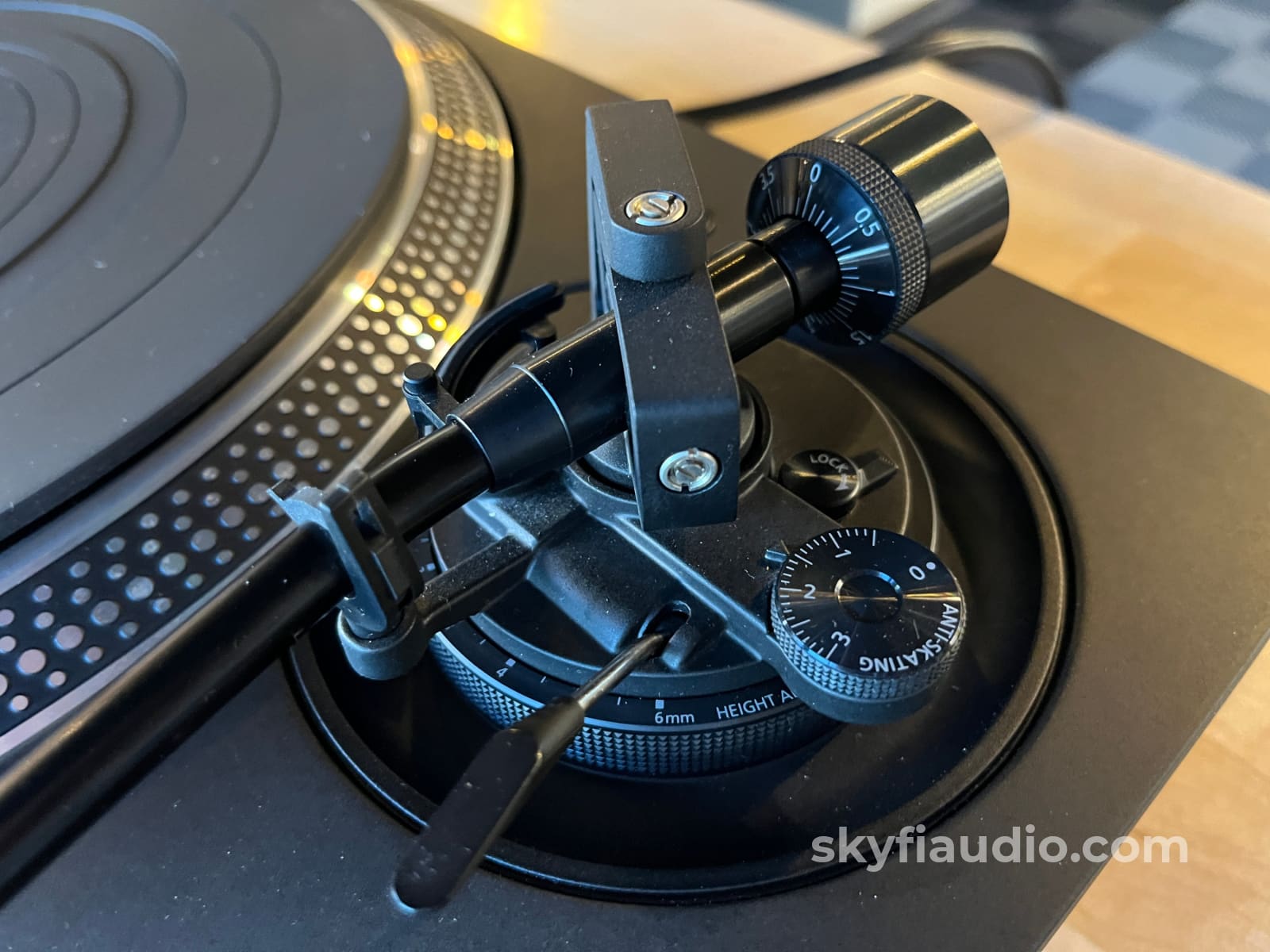 Technics SL 1200MK7 turntable W/ New Ortofon 2M Black LVB MM Phono Cartridge Turntable