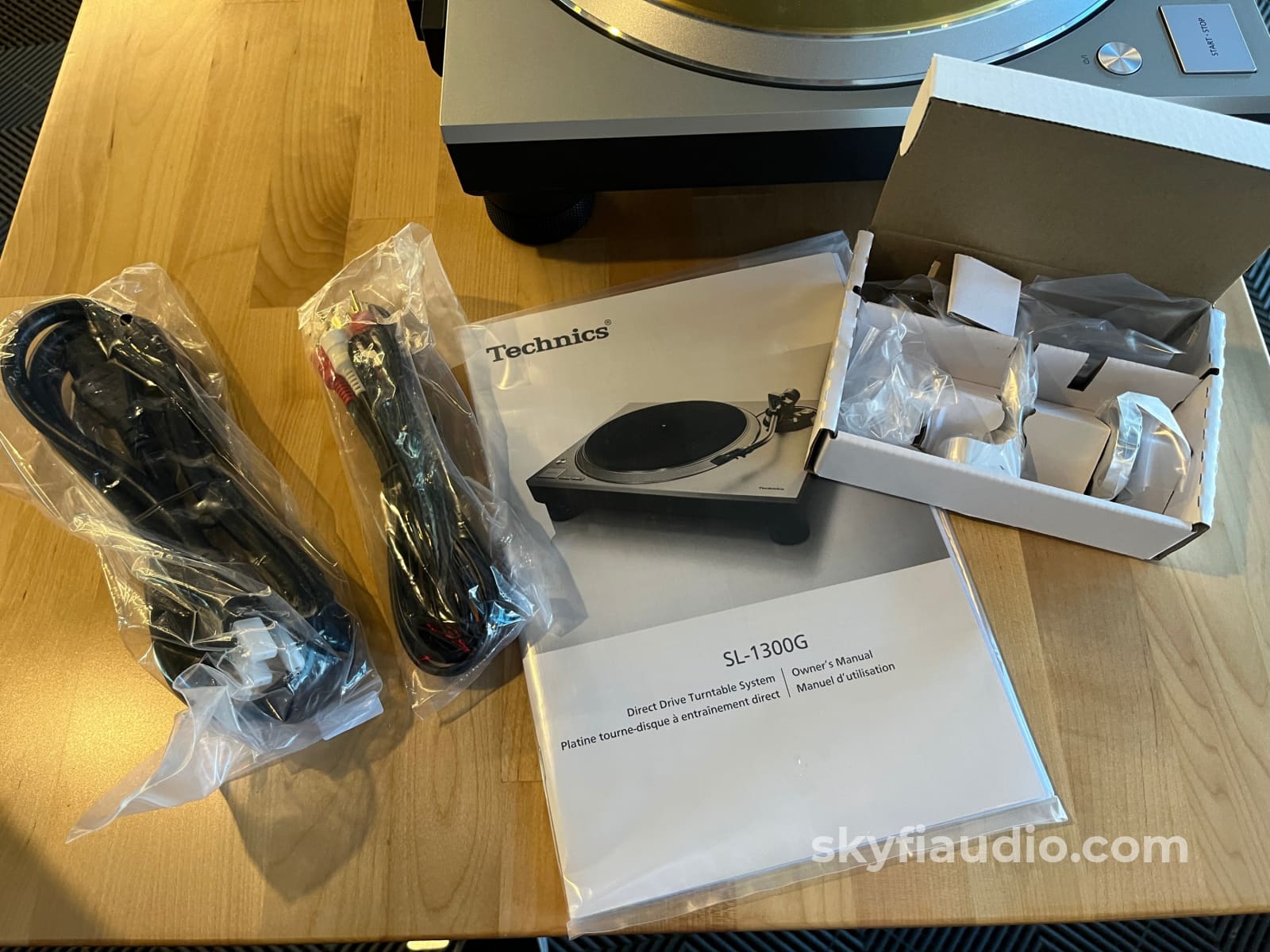 Technics SL-1300G Turntable - Pre-Loved W/ Sumiko Starling MC Cartridge - Turntable