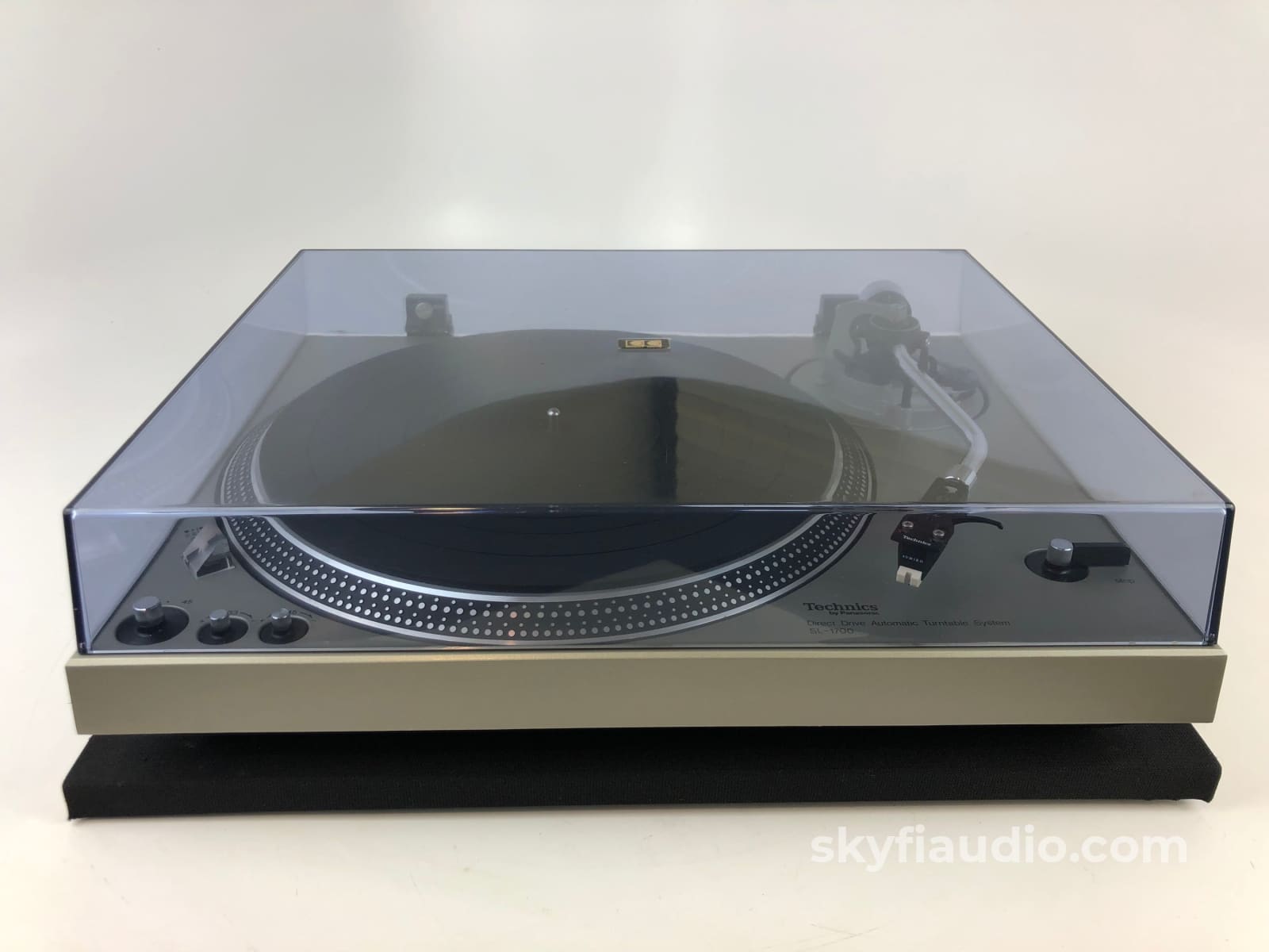 Technics Sl-1700 Turntable With New Moonstone Sumiko Cartridge