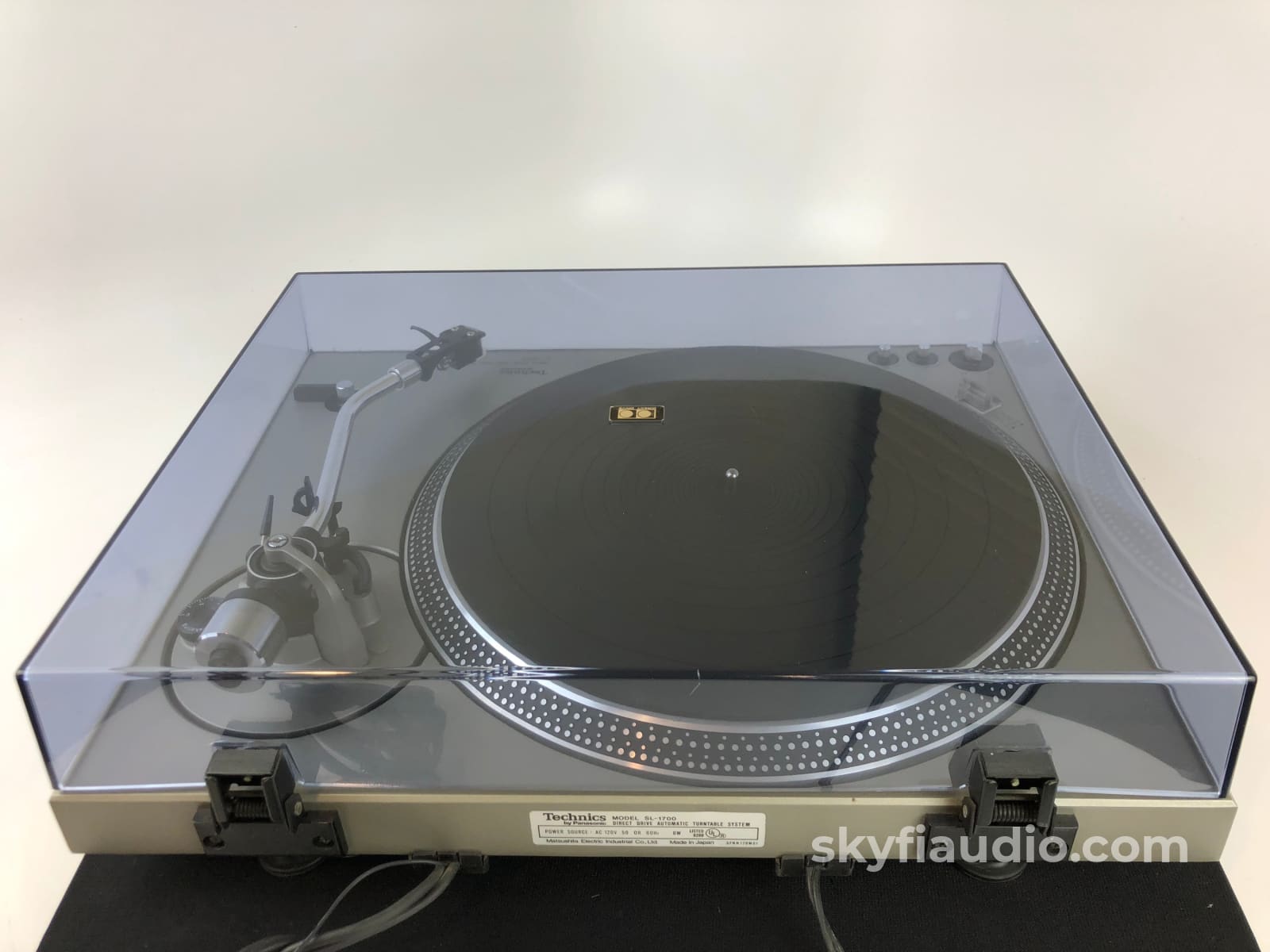Technics Sl-1700 Turntable With New Moonstone Sumiko Cartridge