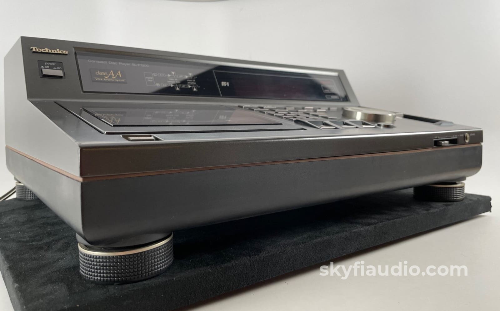 Technics Sl-P1200 Super Rare Broadcast Cd Player Fully Working! + Digital