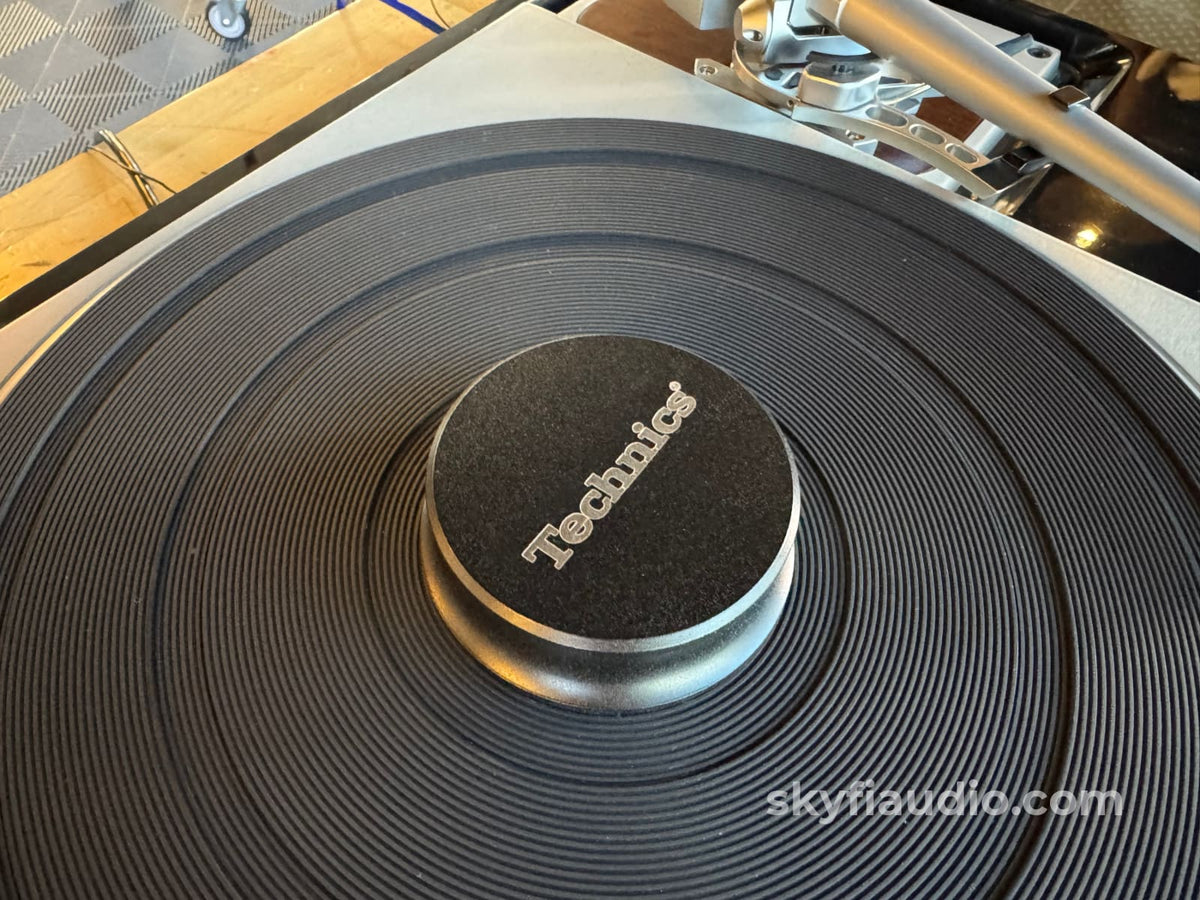 Vintage Technics Sp10 Drive + Plinth W/ Sme Series Iv Tonearm And Hana Sl Cartrige. Turntable