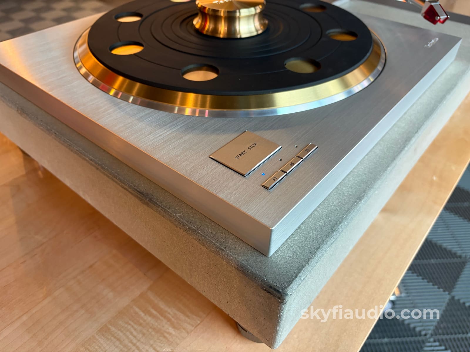 Technics SP-10R Custom Turntable - Concrete Plinth - Dynavector Tonearm Turntable
