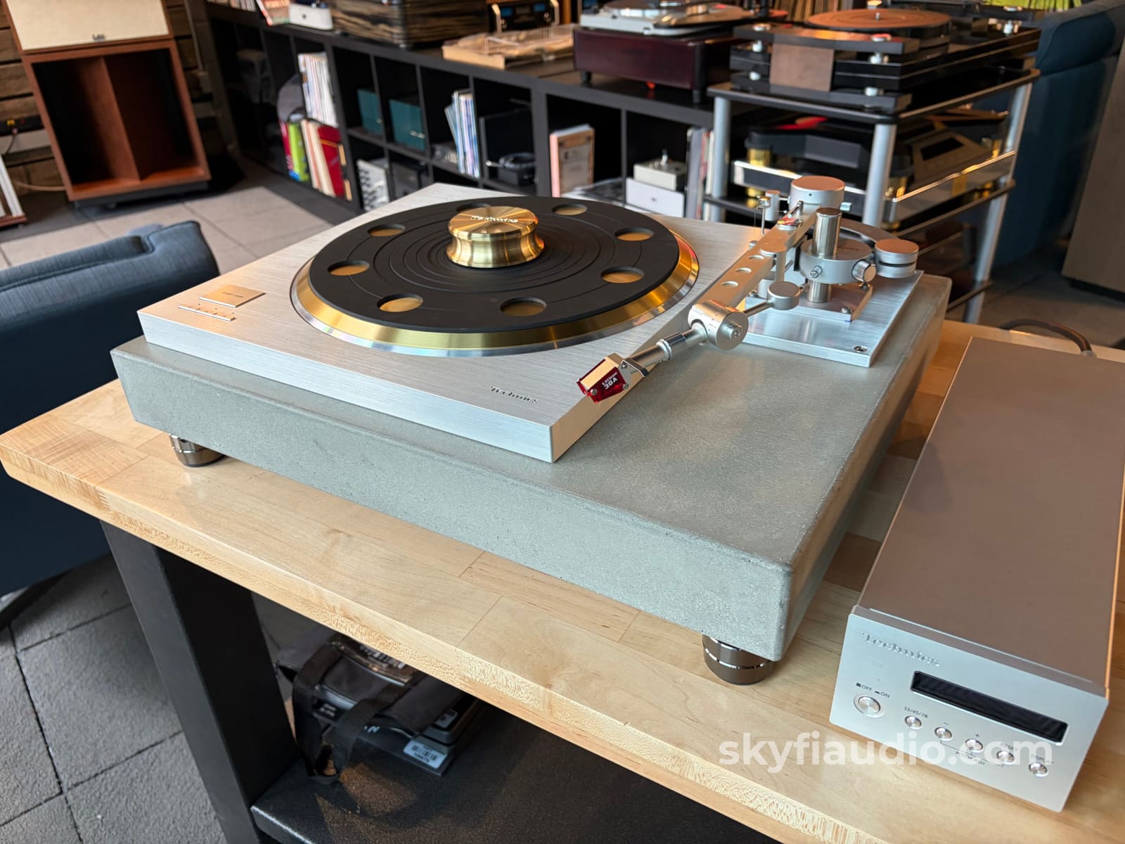 Technics SP-10R Custom Turntable - Concrete Plinth - Dynavector Tonearm Turntable