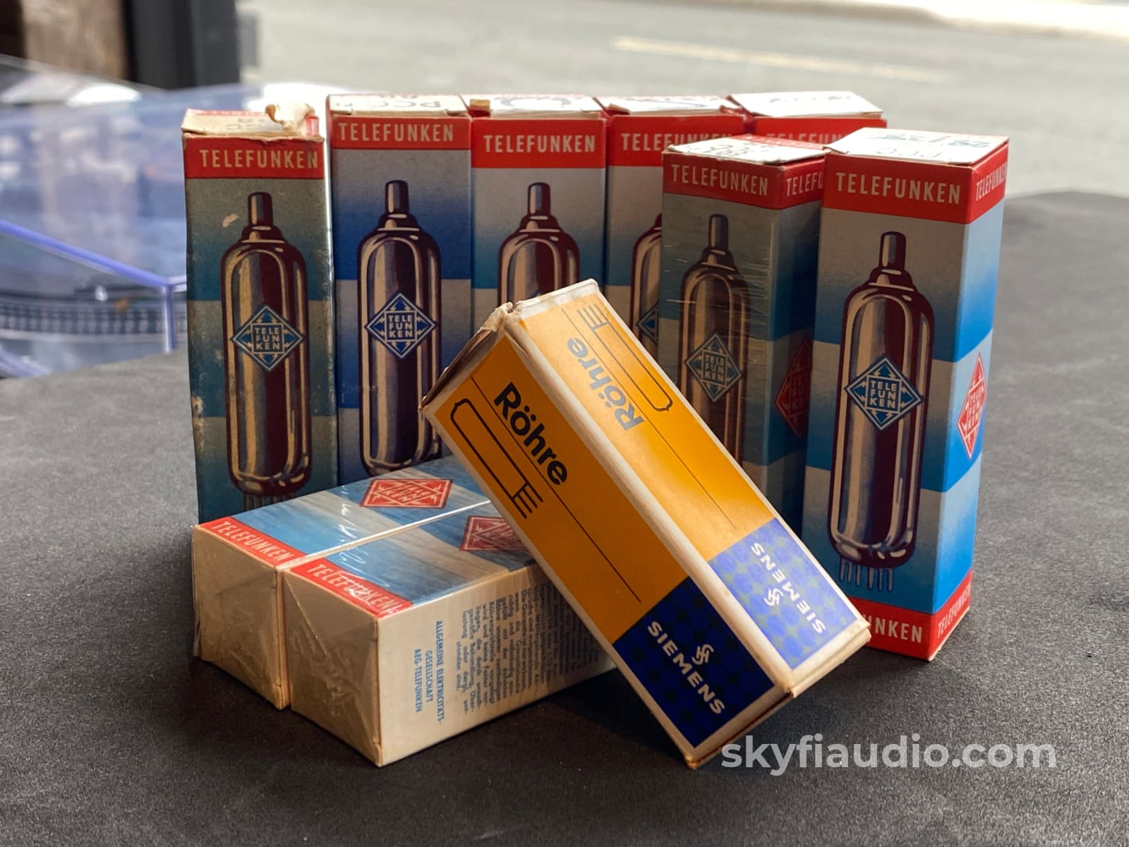 Telefunken Branded Siemens PCC88 (7DJ8) Tubes - Lot of (10) NOS & Stro
