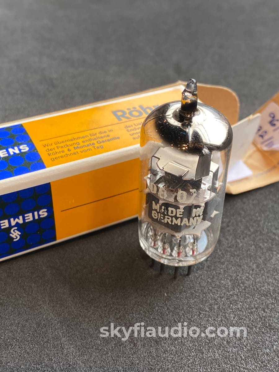 Lot of (10) NOS & Strong Telefunken Branded Siemens PCC88 (7DJ8) Tubes Accessory