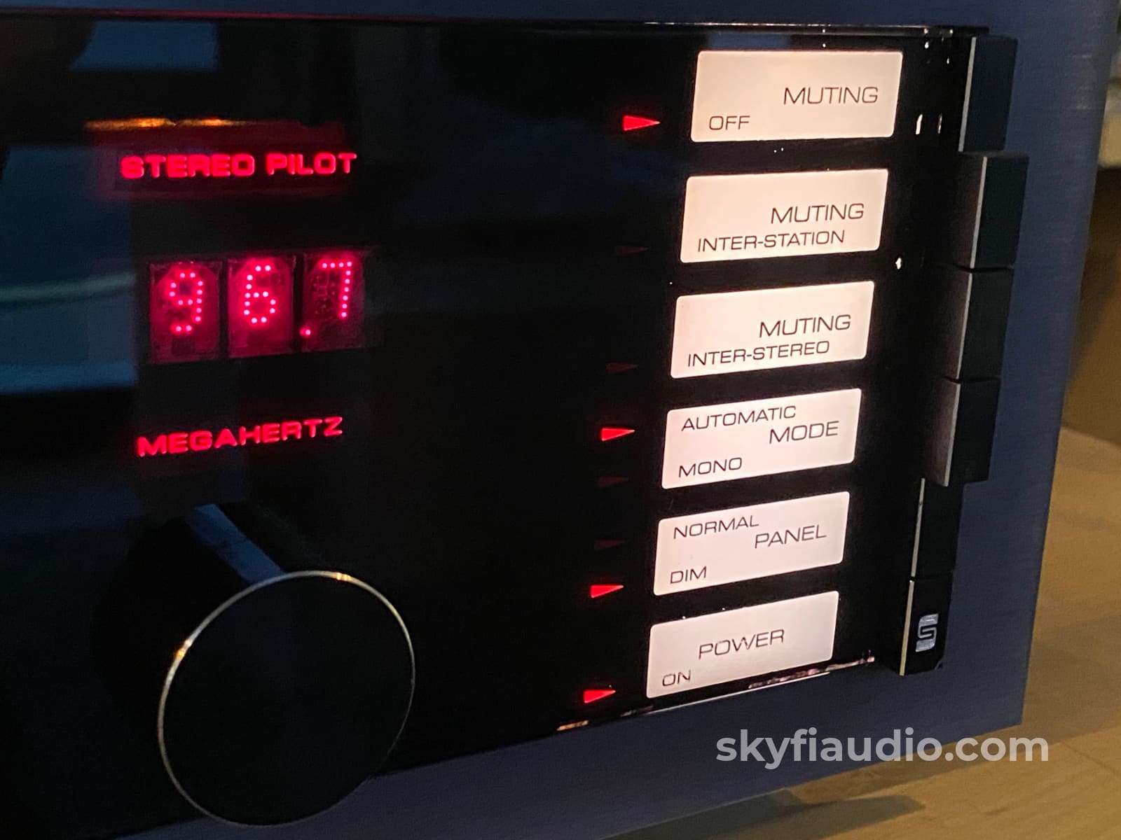 The Sequerra Model No.1 Broadcast Monitor - Best Tuner Ever!