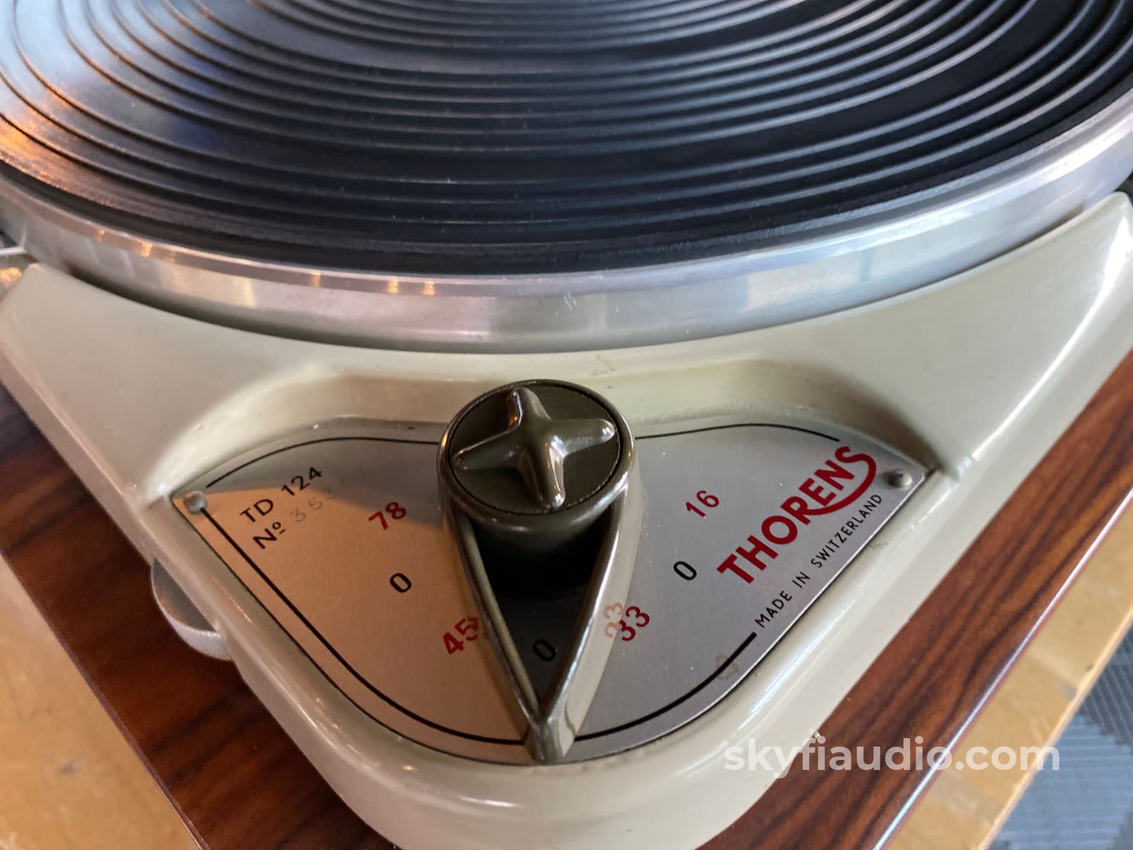Thorens Td-124 Skyfi Custom Turntable W/Sme Tonearm And New Walnut Plinth