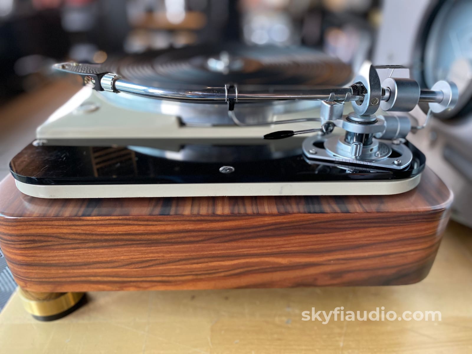 Thorens Td-124 Skyfi Custom Turntable W/Sme Tonearm And New Walnut Plinth