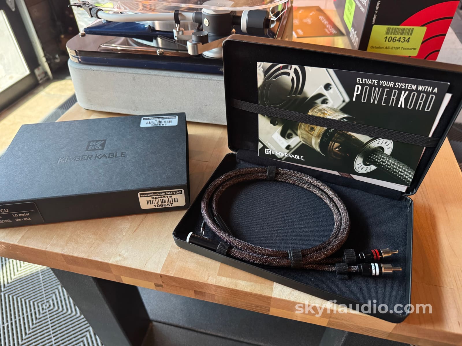 Thorens TD-124 Turntable W/ - Concrete Plinth and New Lyra Delos MC Phono Cartridge Turntable