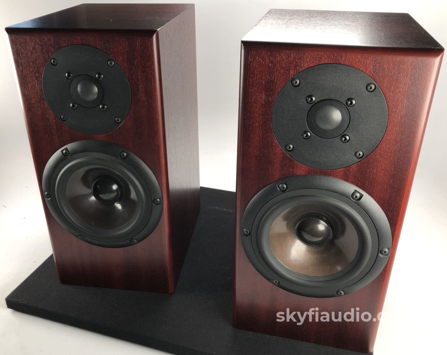 Totem Rainmaker Bookshelf Speakers - Big Sound