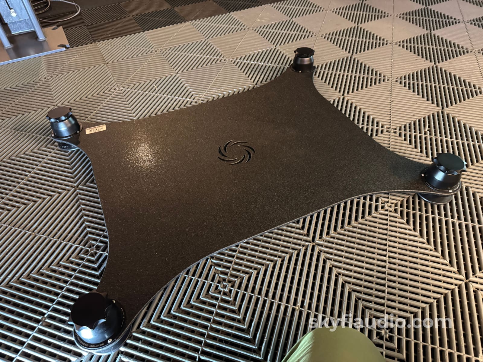 Townshend Audio Seismic Isolation Podium - Single Unit - ’Blue’ Load Rating Furniture