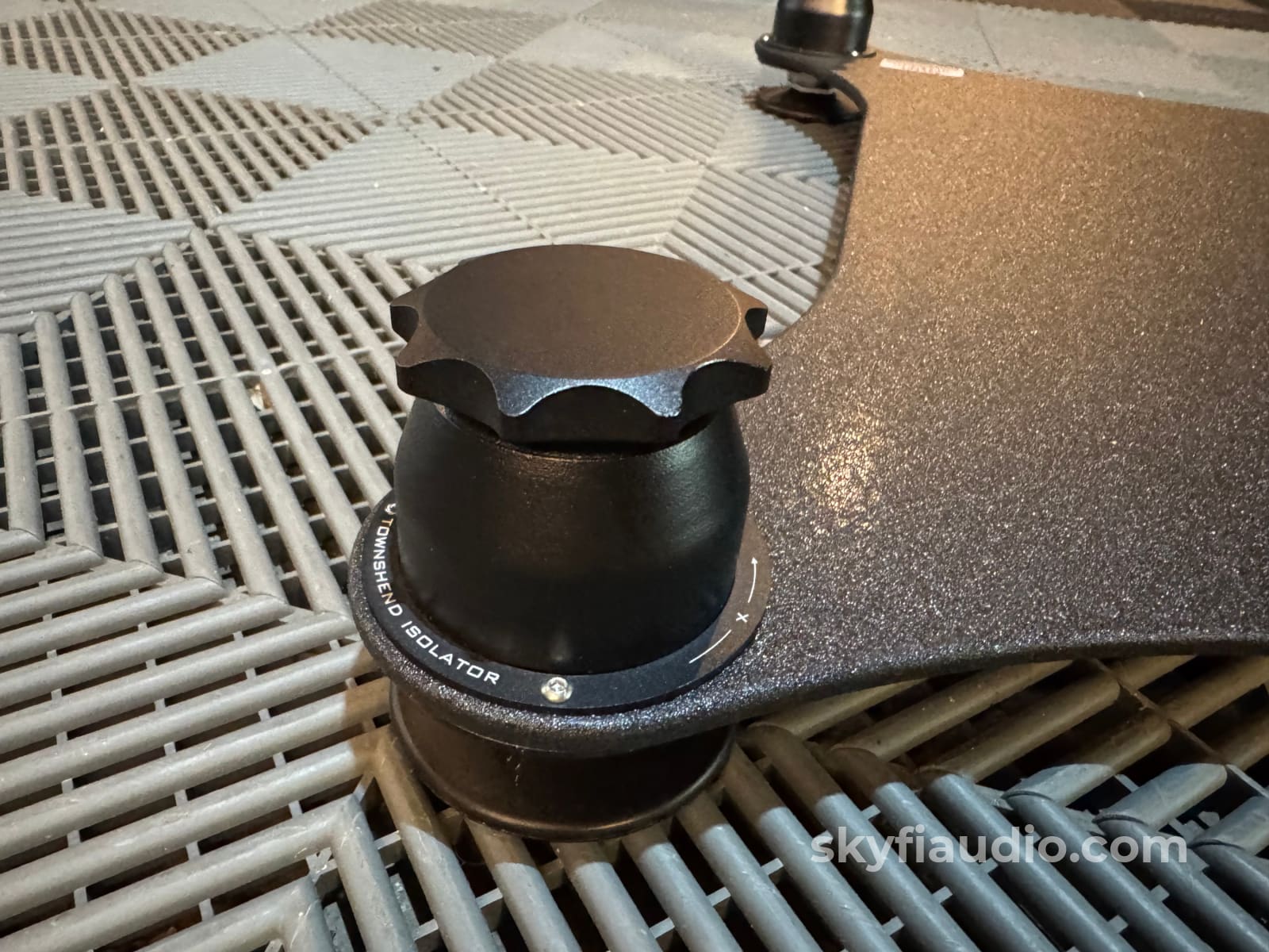 Townshend Audio Seismic Isolation Podium - Single Unit - ’Blue’ Load Rating Furniture