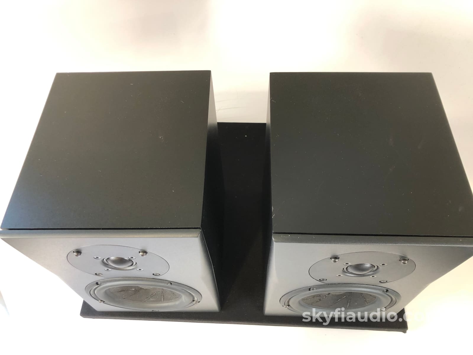 Triad Inroom Silver Minimonitor Bookshelf Speakers