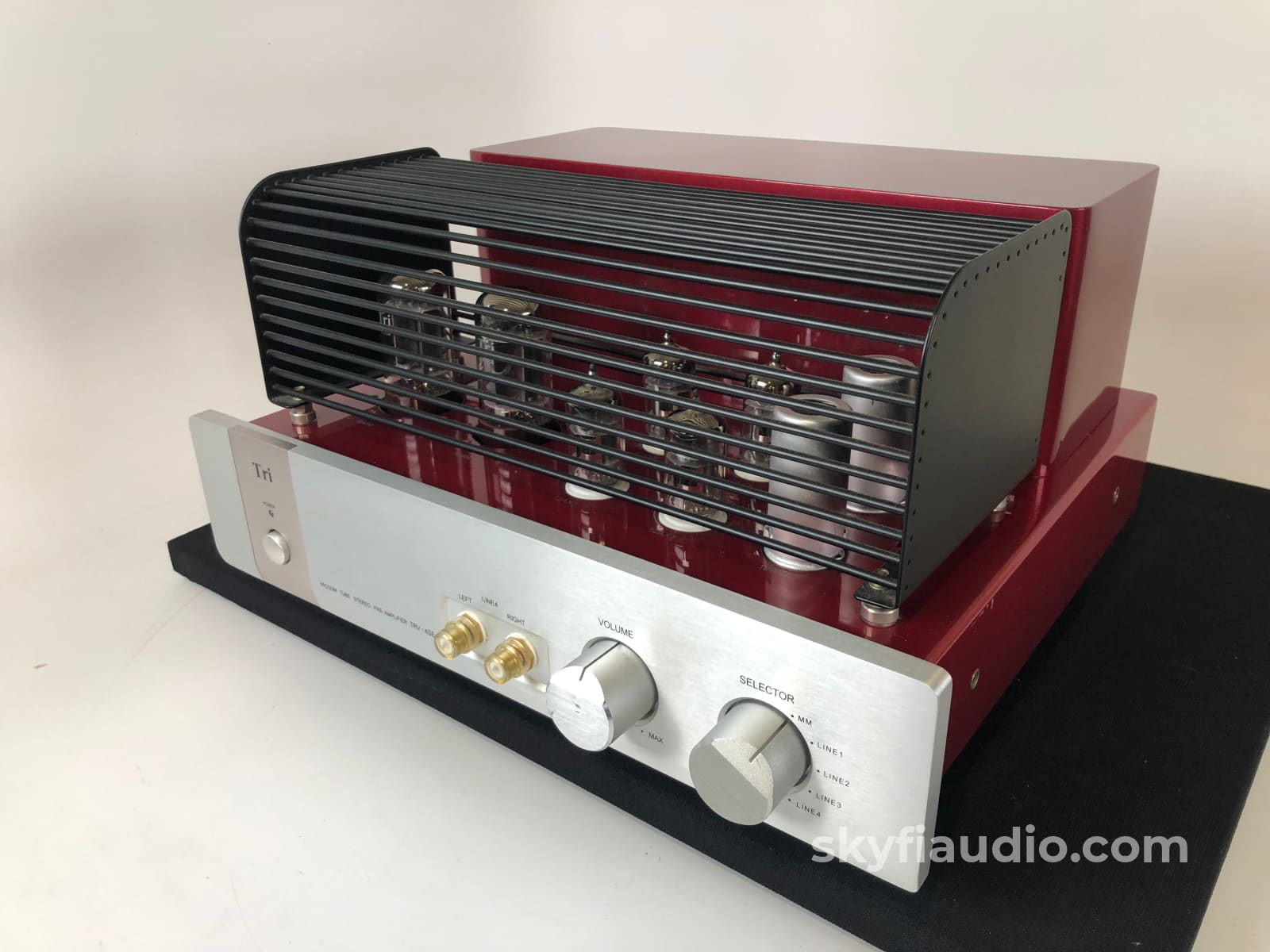 Triode Trv-4Se Tube Stereo Preamplifier With Phono Input