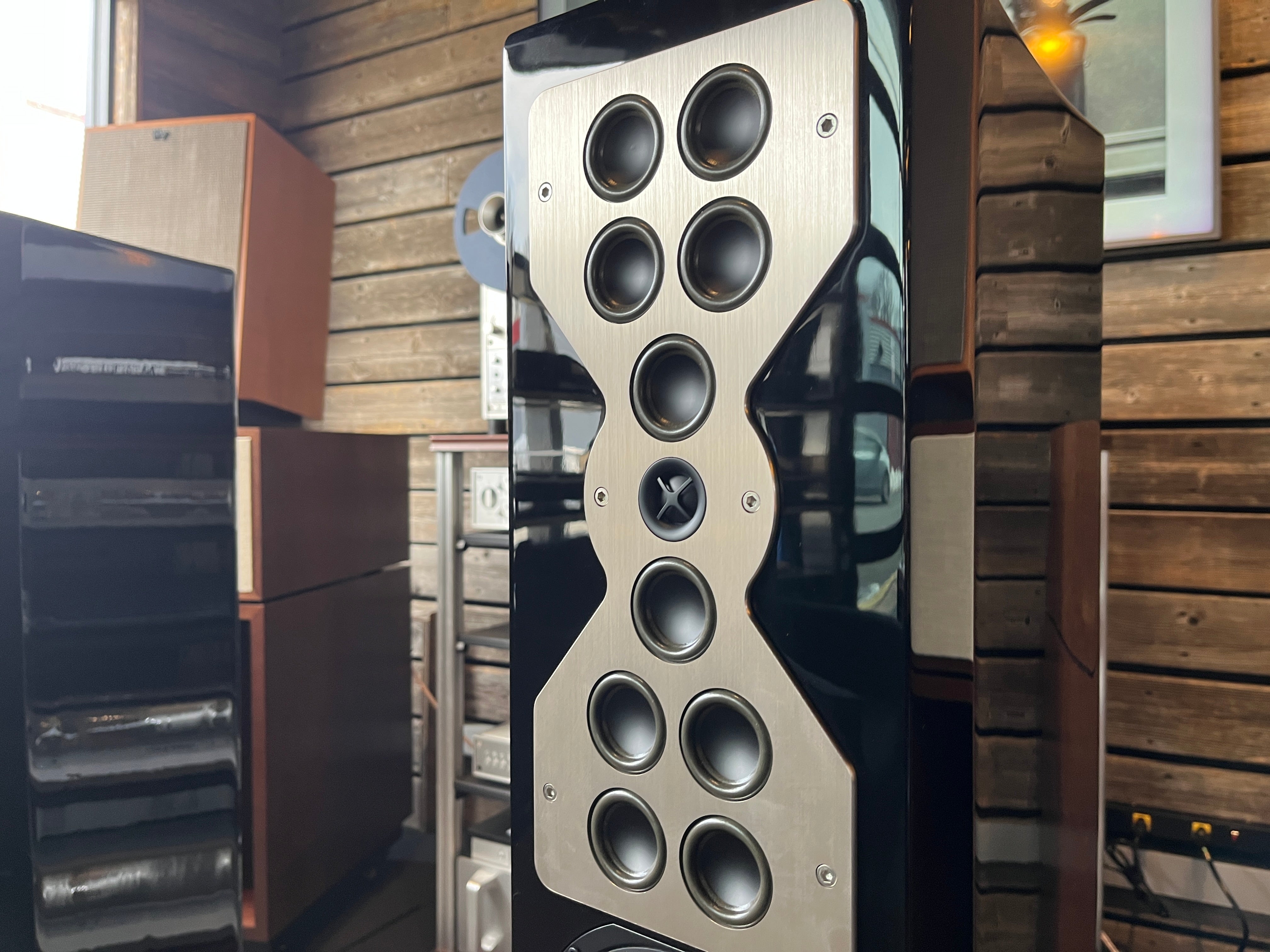 McIntosh XR100 Floorstanding Speakers - Pre-Loved