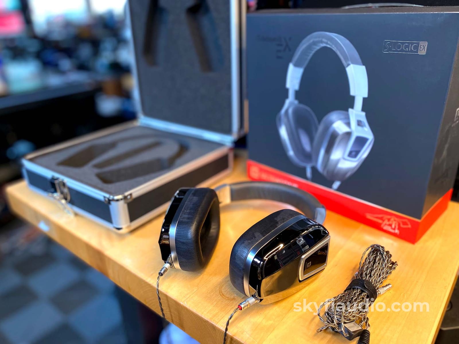 ゲ*キ様 ULTRASONE edition 8 ヘッドフォン Ultrasone Edition 8 EX Headphones, Complete and Like New