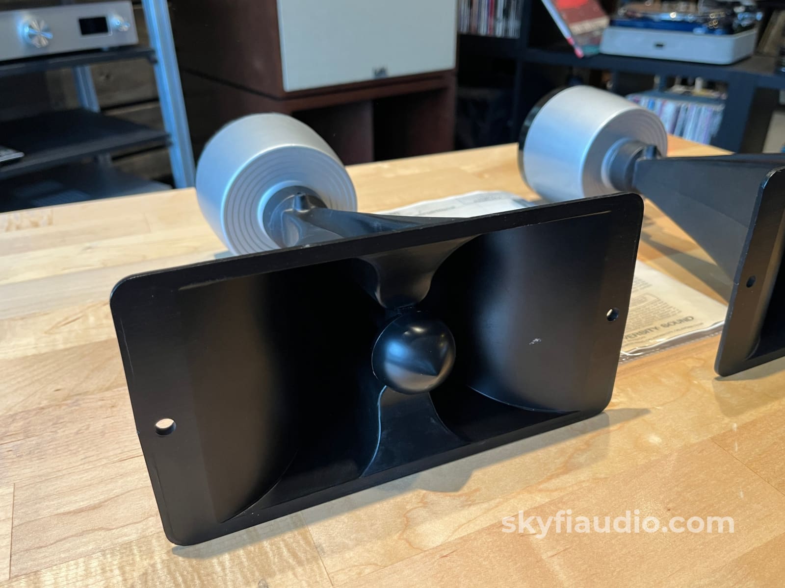 University Sound H600 Horn Speaker Driver Pair Speakers