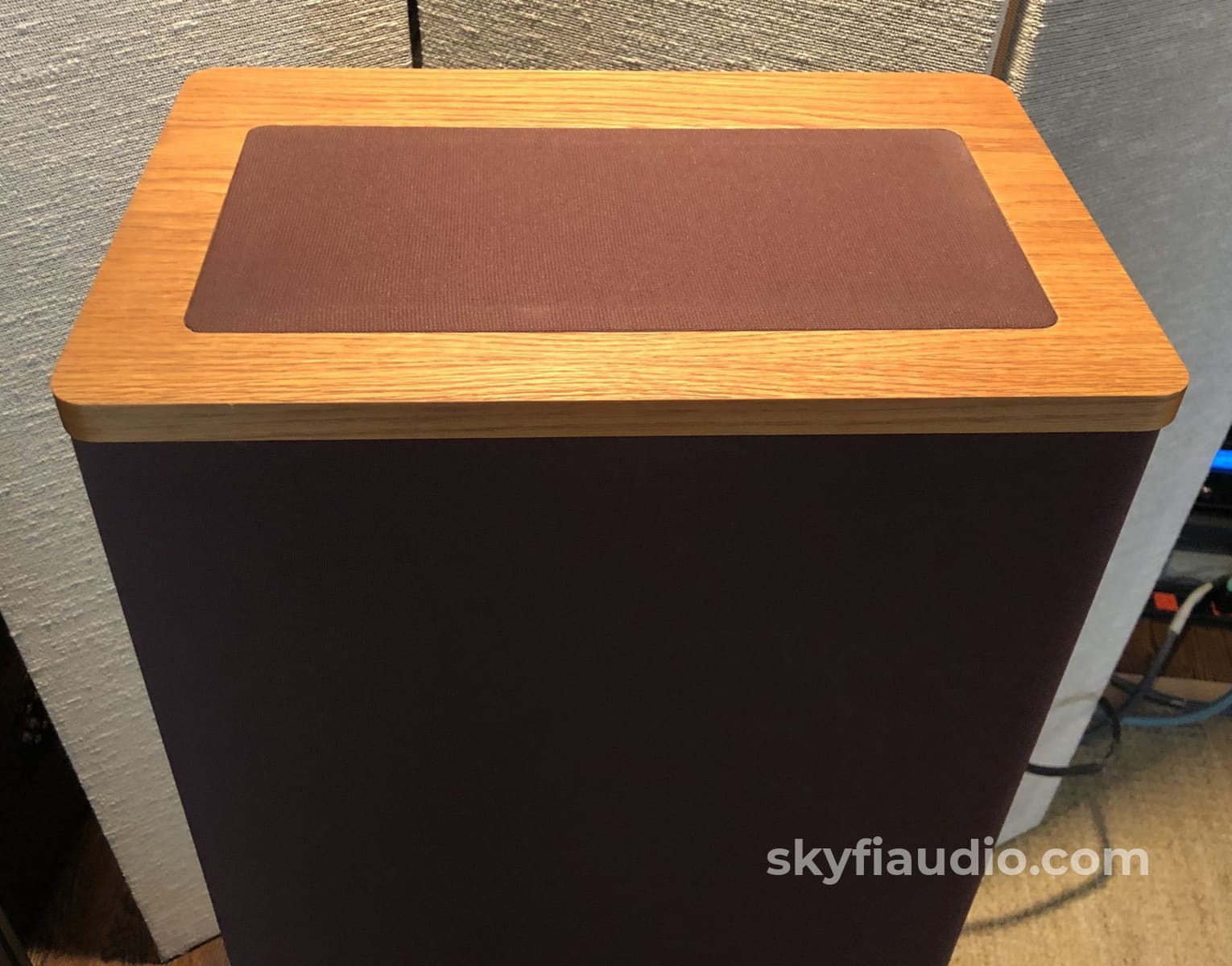 Vandersteen Model 3A Full Range Speakers With Sound Anchor Stands