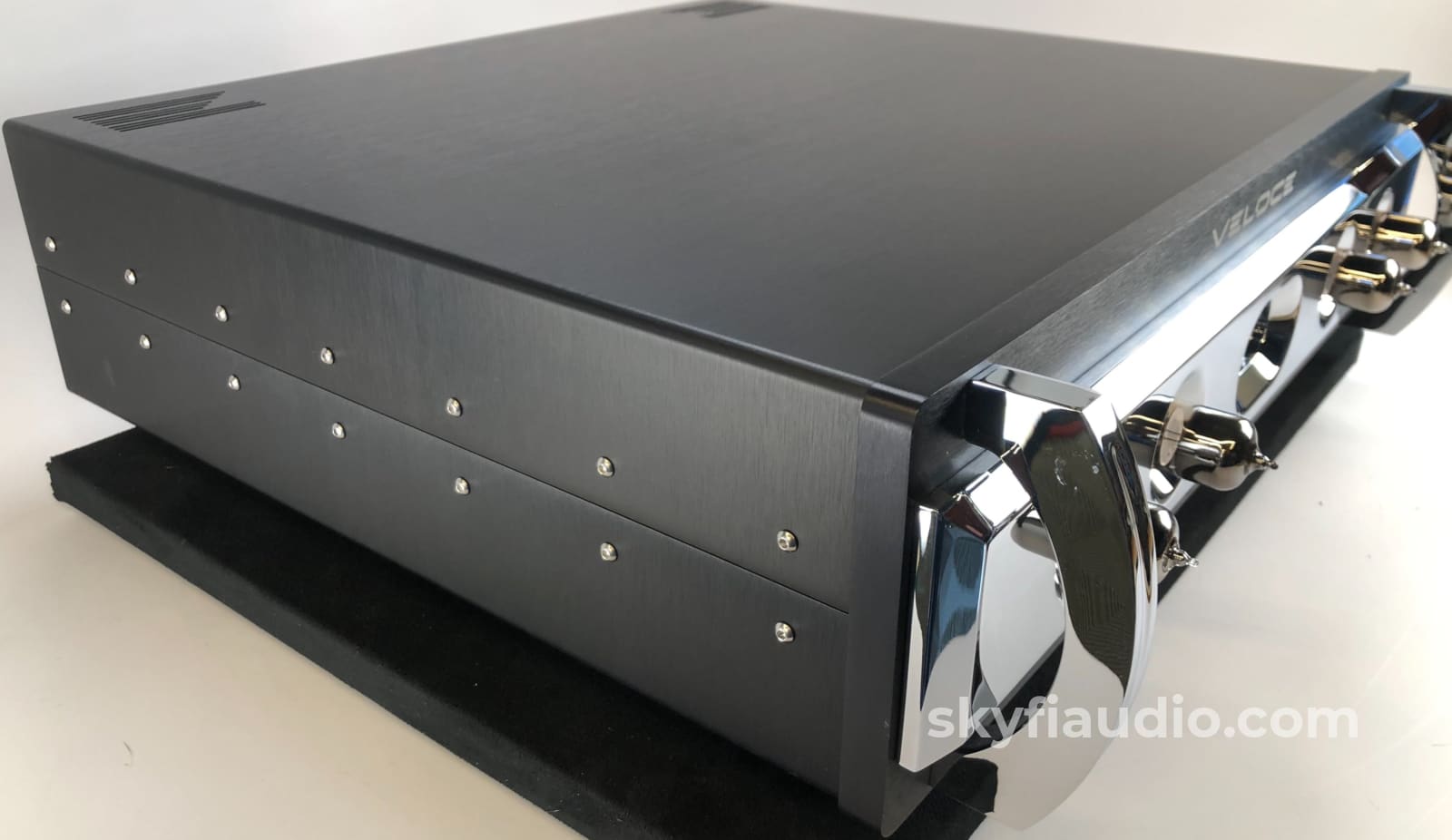 Veloce Audio - Lithio Series Ls-1 Line Stage Tube Preamplifier With Smartsupply Battery Power