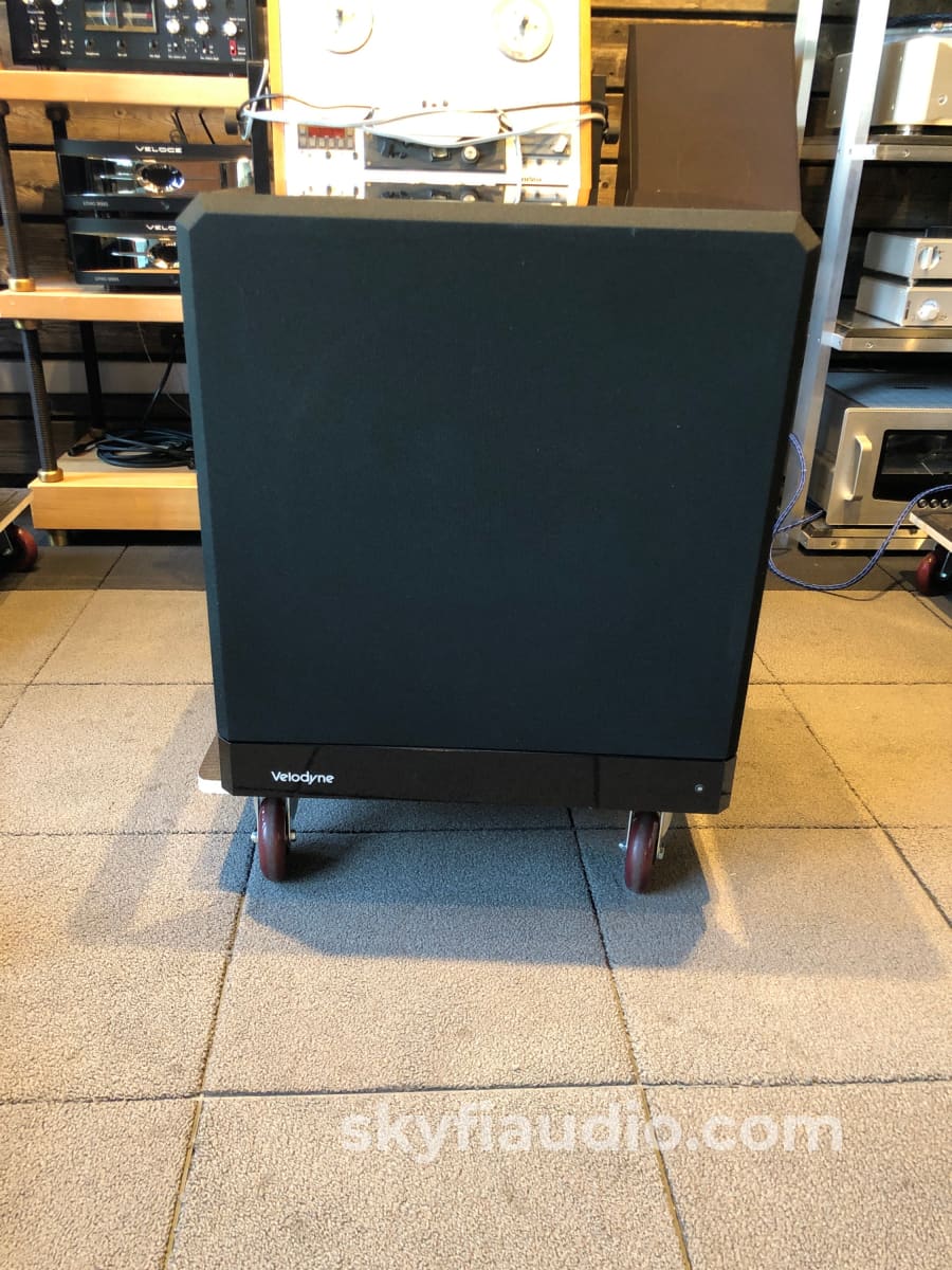 Velodyne Servo F-1800R Ii Subwoofer - 600W And Monstrous 18 Driver Speakers