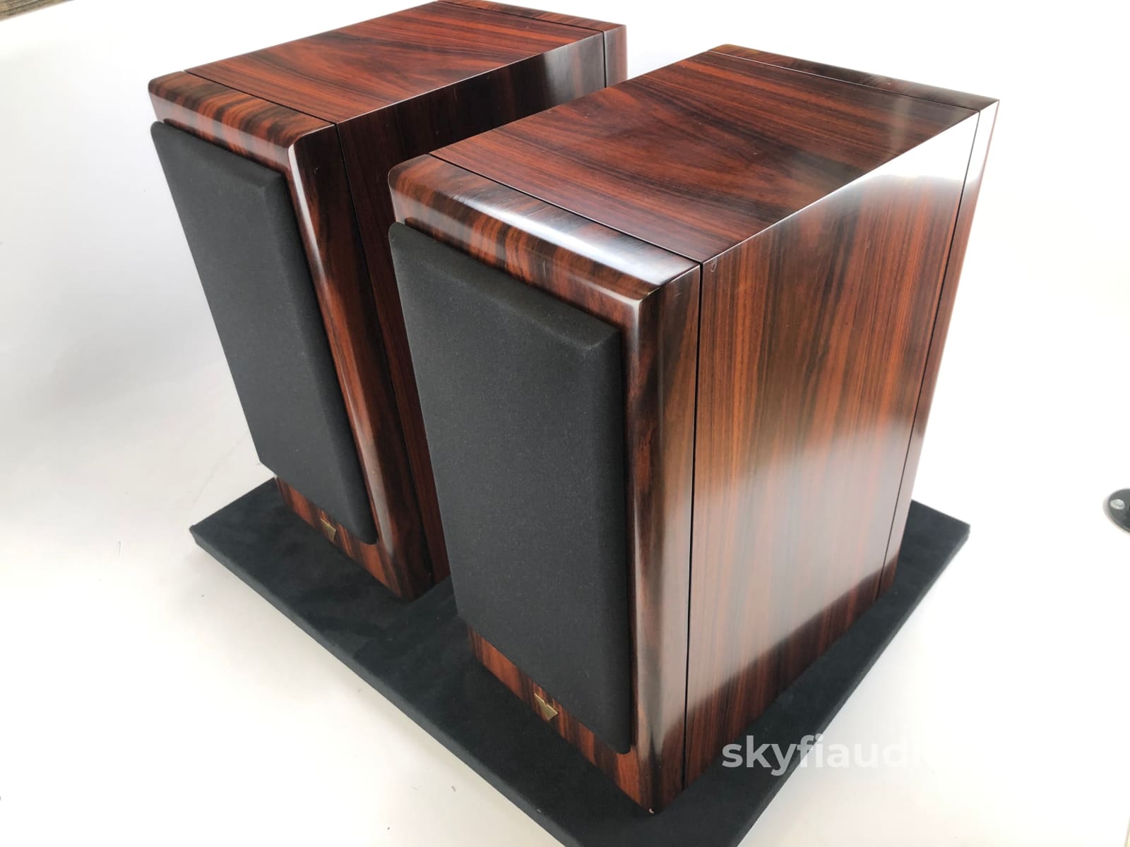 Vienna Acoustics Haydn Speakers - In A Spectacular Finish