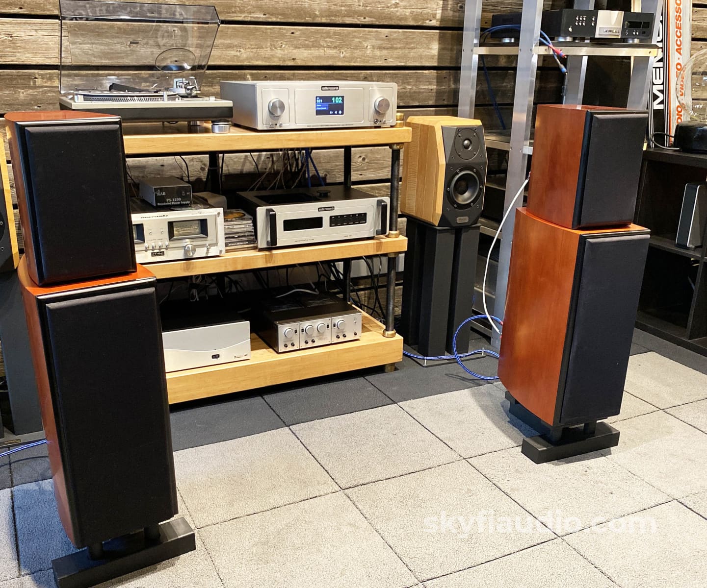 Von Schweikert Audio - Unifield Model Three Floorstanding Speakers
