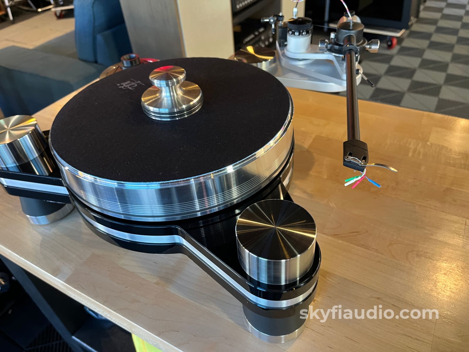 VPI Avenger Turntable - JMW 12 3D Tonearm - W/Manual Turntable