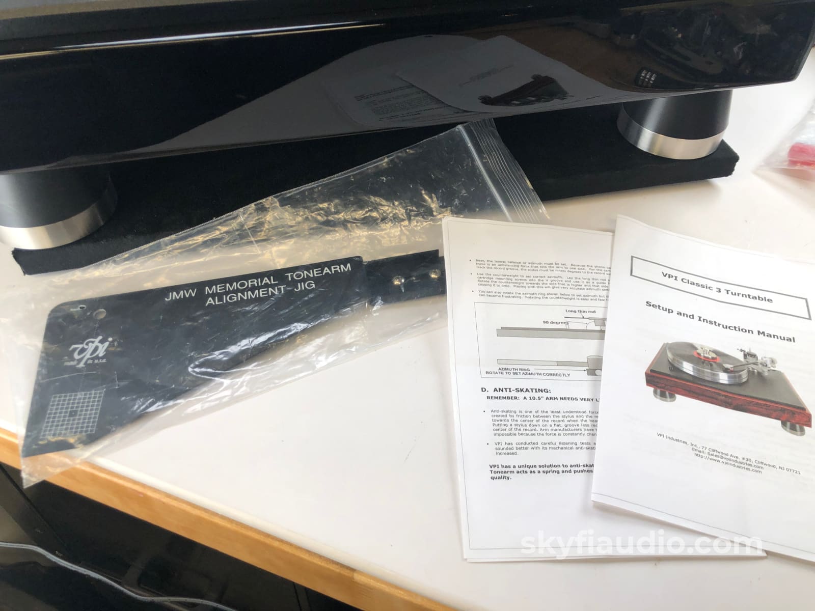 Vpi Classic 3 Turntable - With Jwm Memorial Arm And New Vpi/Grado Gold Cartridge