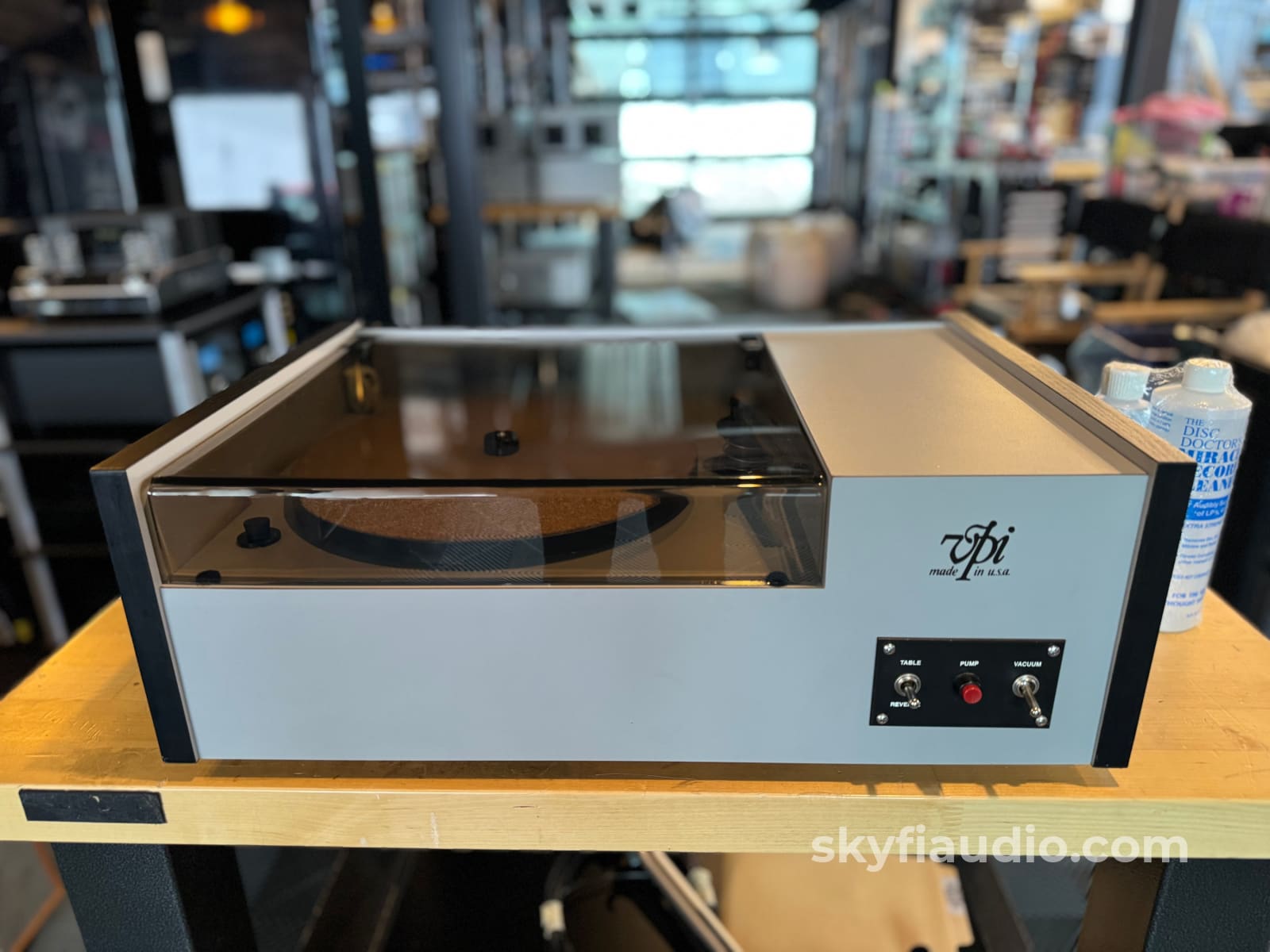 Vpi Hw-17F Record Cleaner With Fluid Accessory