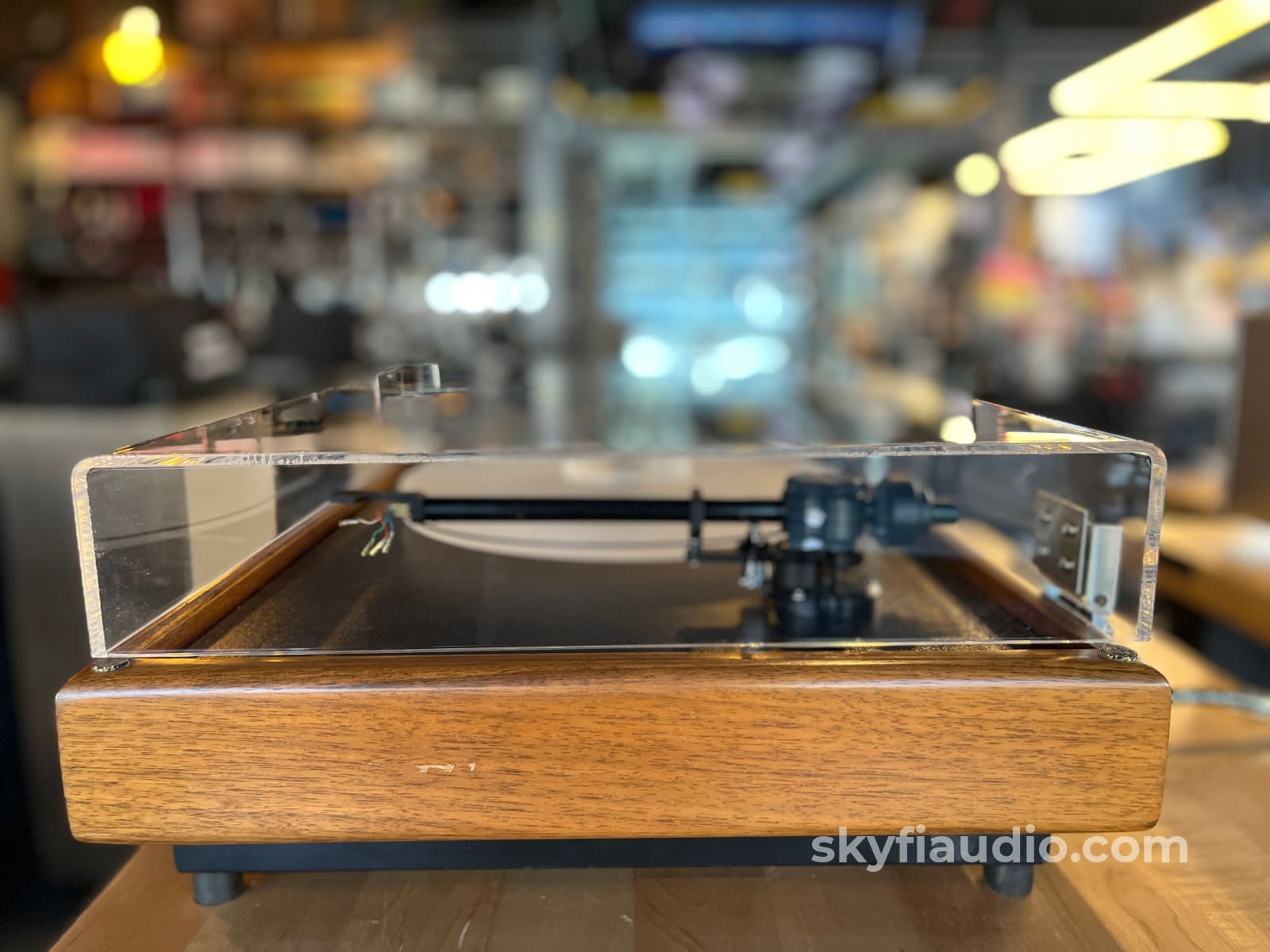 VPI HW-19 Junior Turntable - AudioQuest PT-6 Tonearm - New Ortofon 2M Black MM Cartridge Turntable