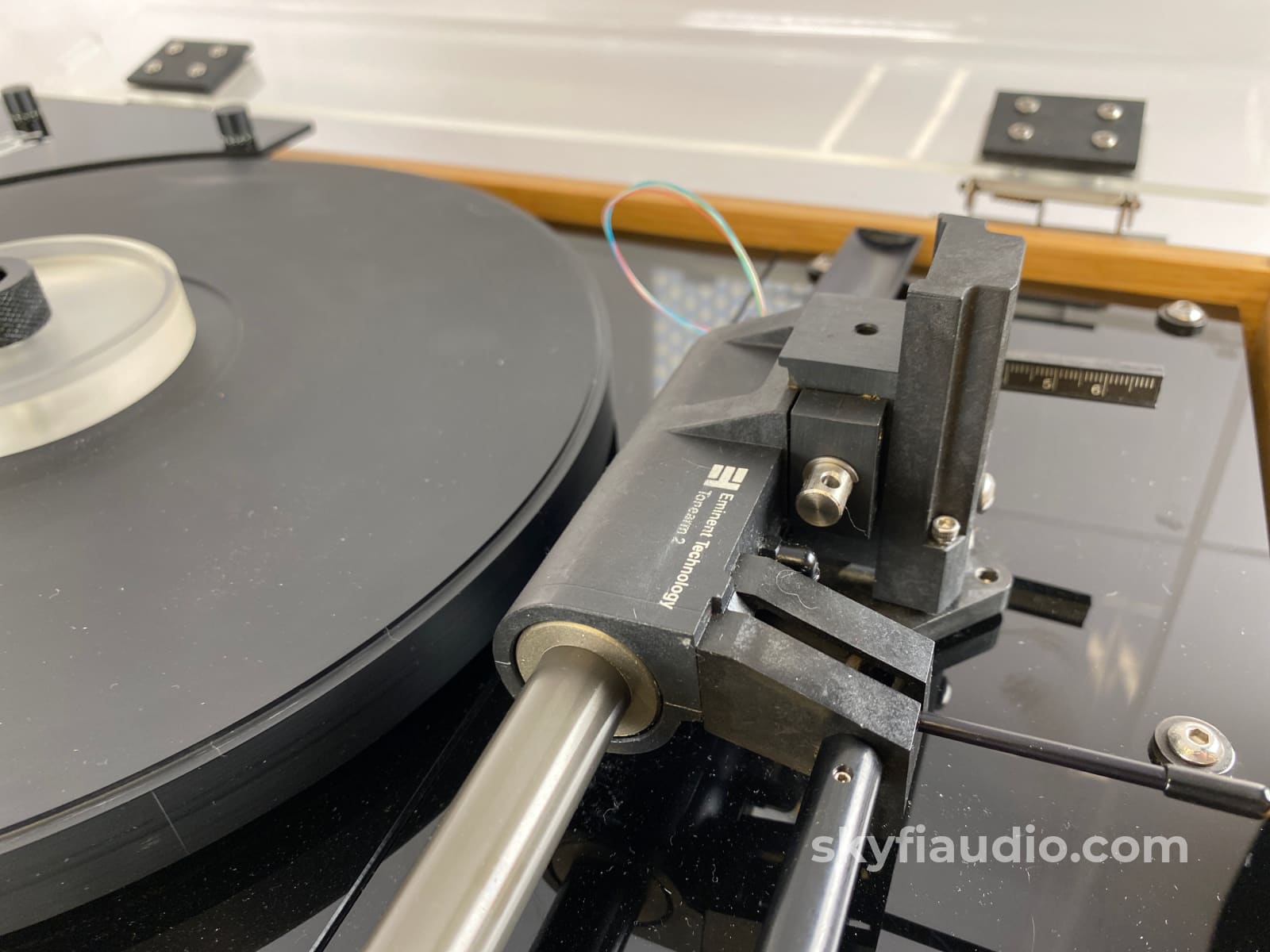 Vpi Hw-19 Turntable With Tangential Tonearm And Pump - In Light Oak With New Sumiko Cartridge