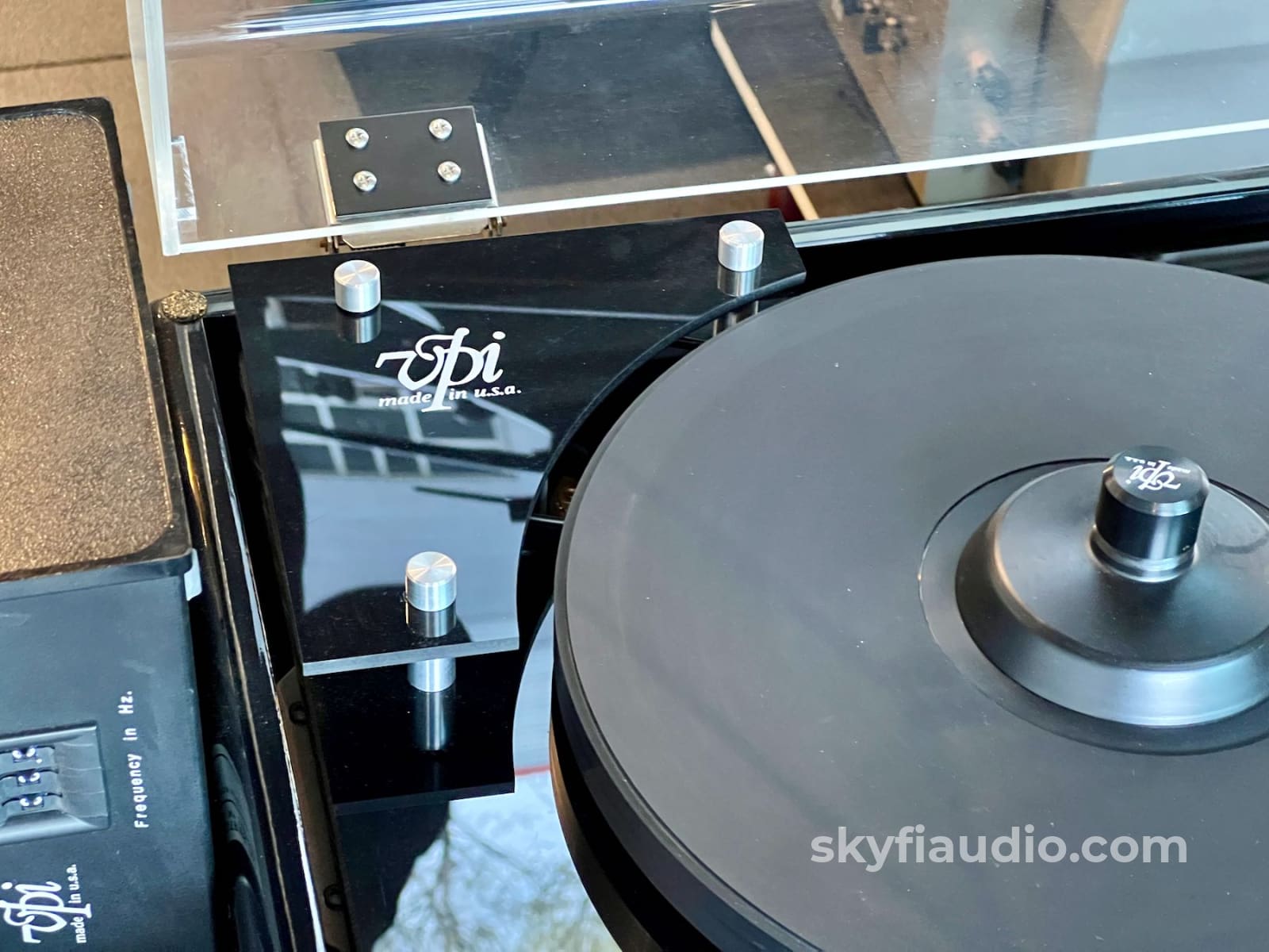 Vpi Hw-19 Vintage Turntable W/Zeta Tonearm And New Sumiko Cartridge
