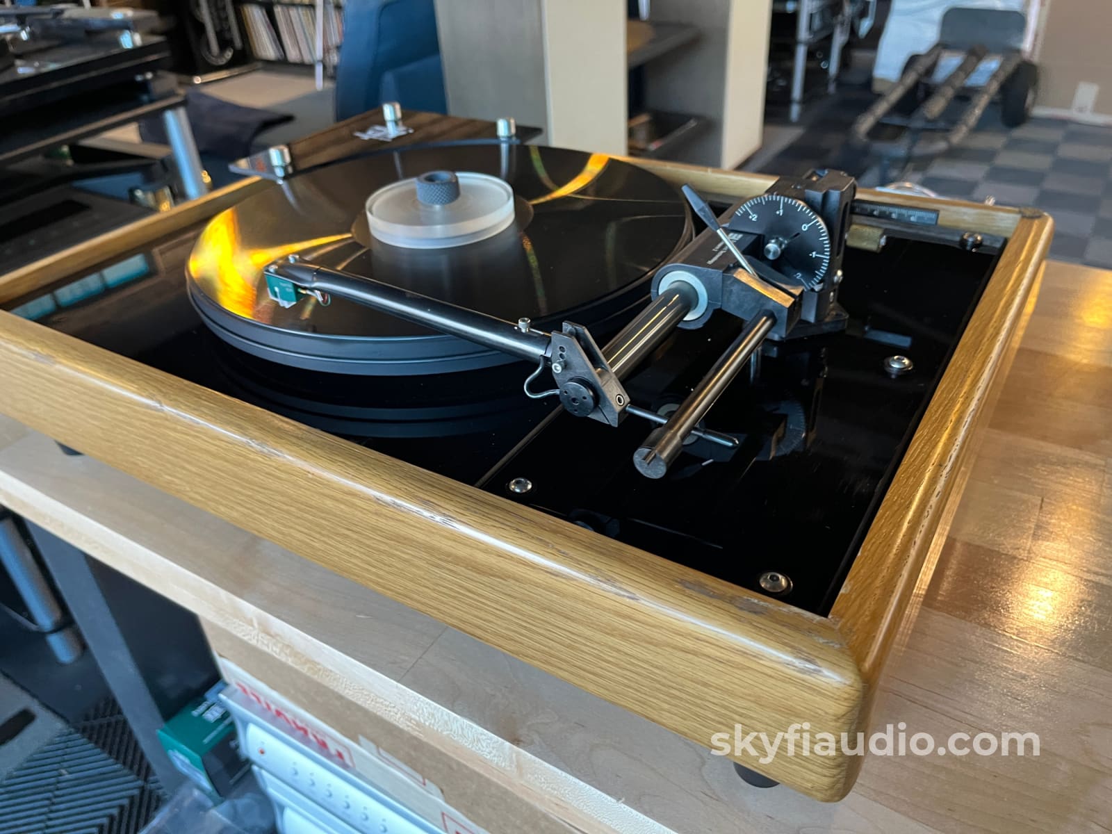 VPI HW-19 Vintage Turntable - W/ Element Technology Arm + Hana EH Cartridge Turntable