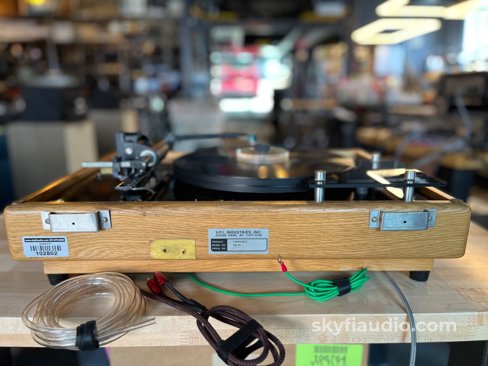 VPI HW-19 Vintage Turntable - W/ Element Technology Arm + Hana EH Cartridge Turntable