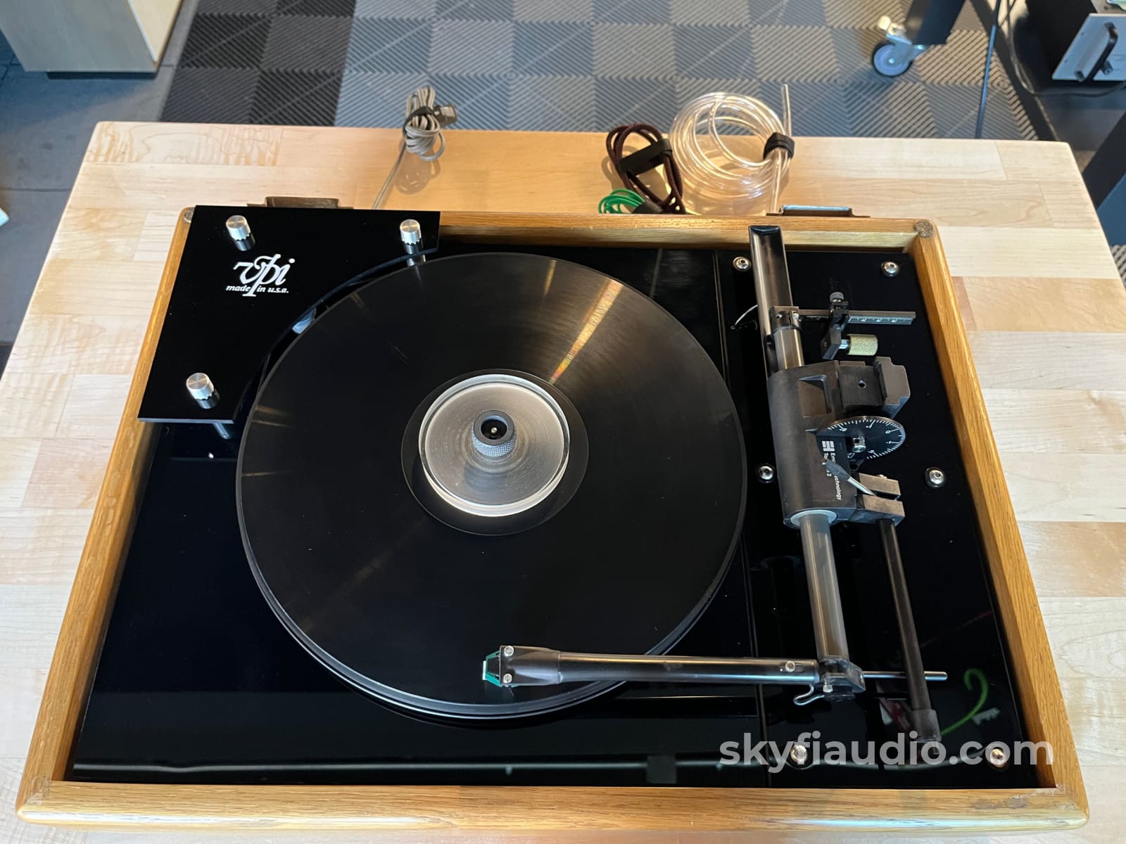 VPI HW-19 Vintage Turntable - W/ Element Technology Arm + Hana EH Cartridge Turntable