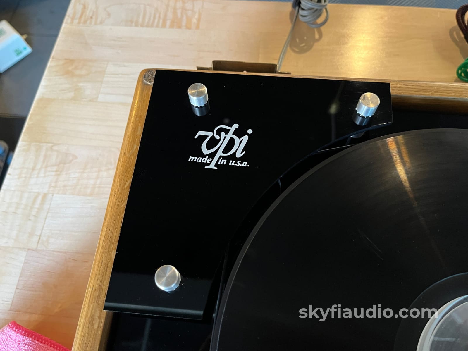 VPI HW-19 Vintage Turntable - W/ Element Technology Arm + Hana EH Cartridge Turntable