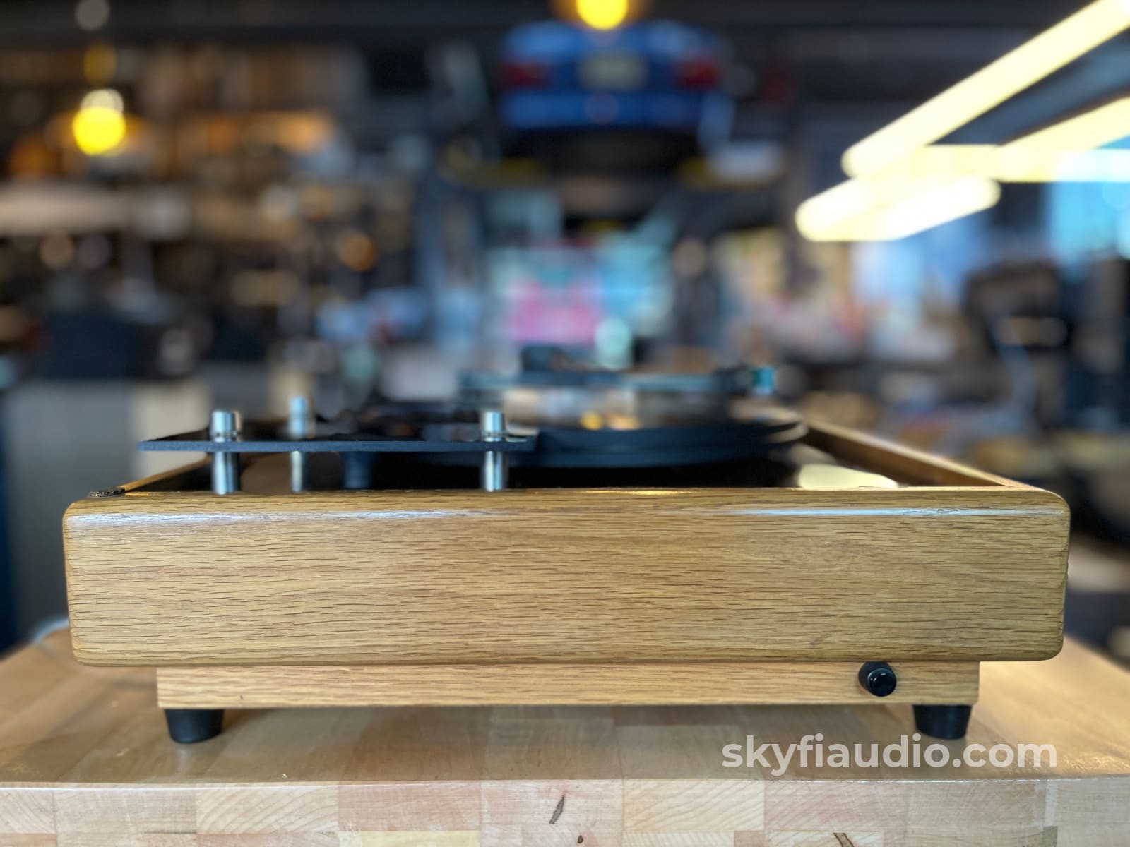 VPI HW-19 Vintage Turntable - W/ Element Technology Arm + Hana EH Cartridge Turntable