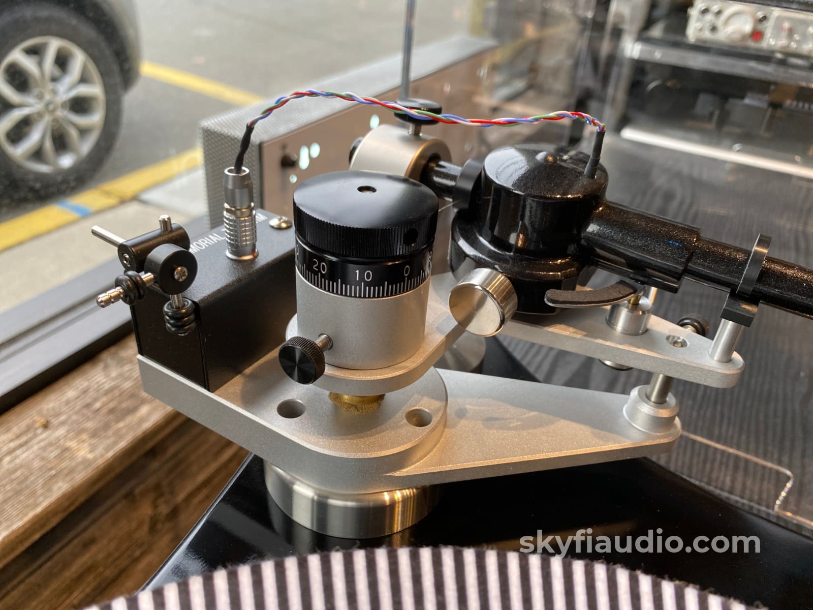 Vpi Prime Signature Turntable With Jmw Memorial Tonearm And New Sumiko Cartridge